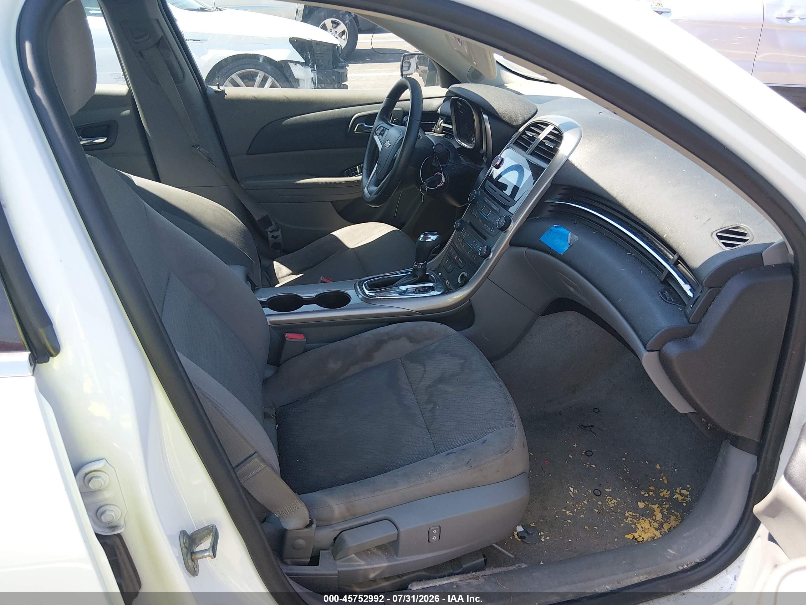 2013 Chevrolet Malibu 1fl White vin: 1G11A5SA5DF332578