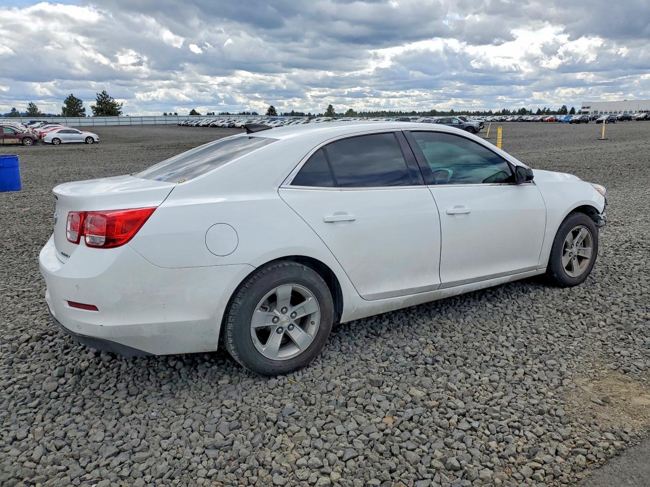 2015 Chevrolet Malibu Ls White vin: 1G11A5SL0FF260340