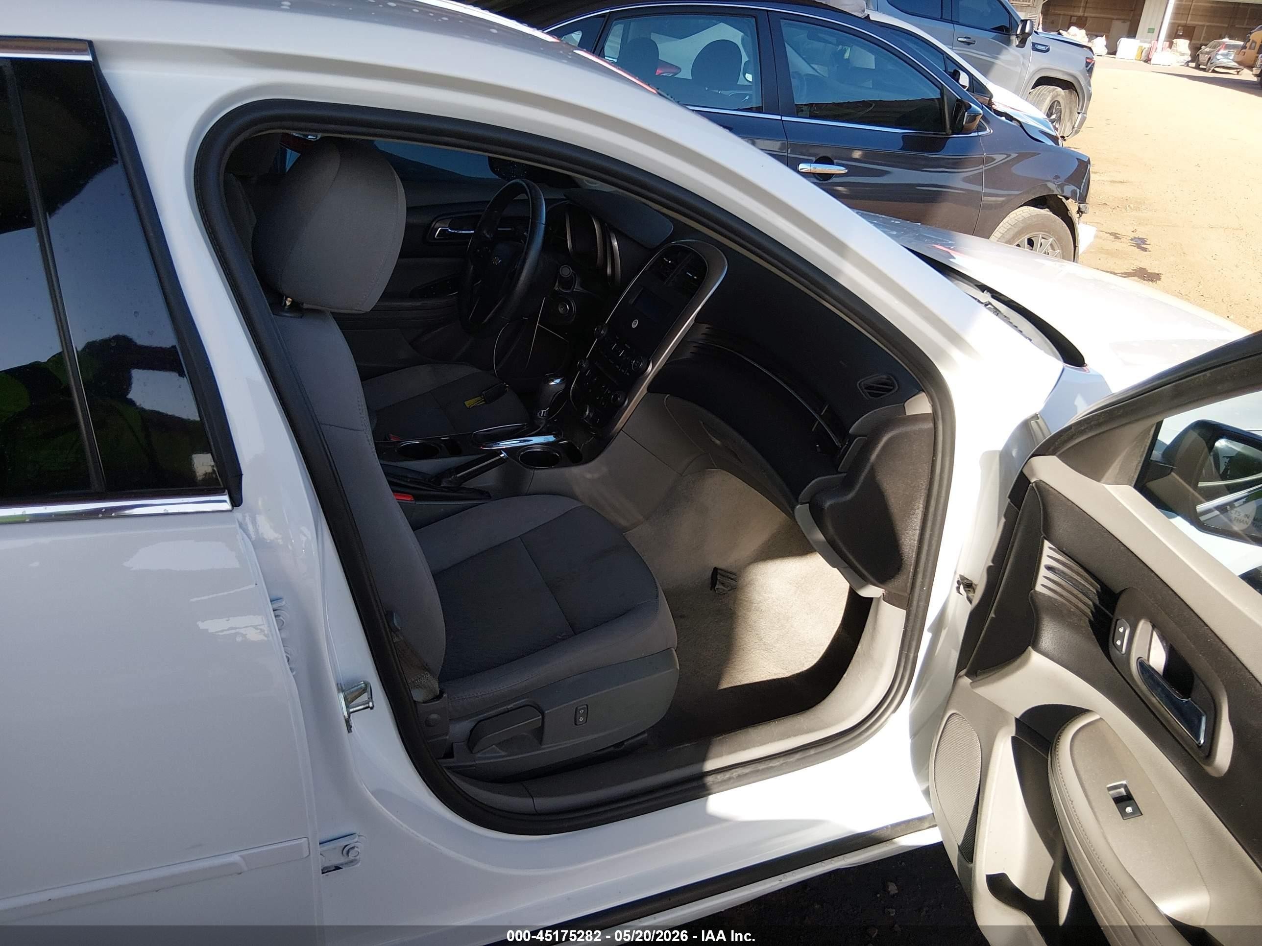 2015 Chevrolet Malibu 1fl White vin: 1G11A5SL1FF174115