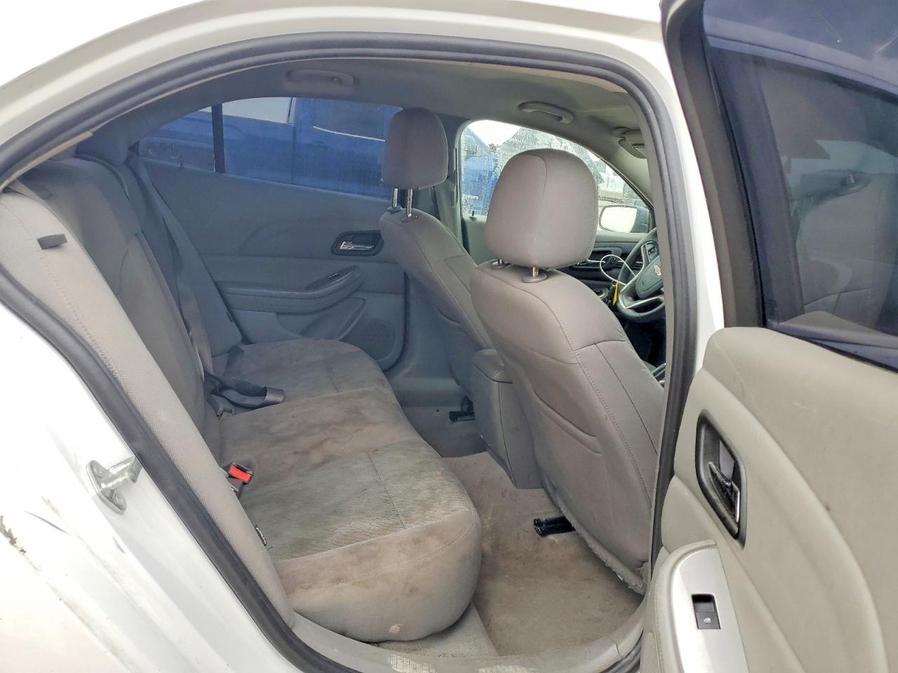 2015 Chevrolet Malibu Ls White vin: 1G11A5SL1FF257897