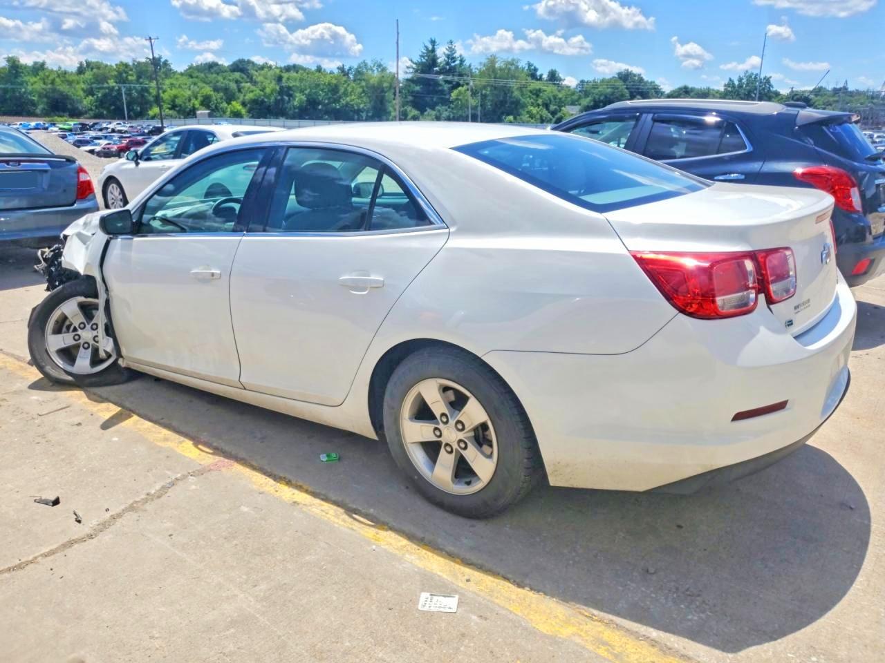 2015 Chevrolet Malibu Ls White vin: 1G11A5SL1FF270164