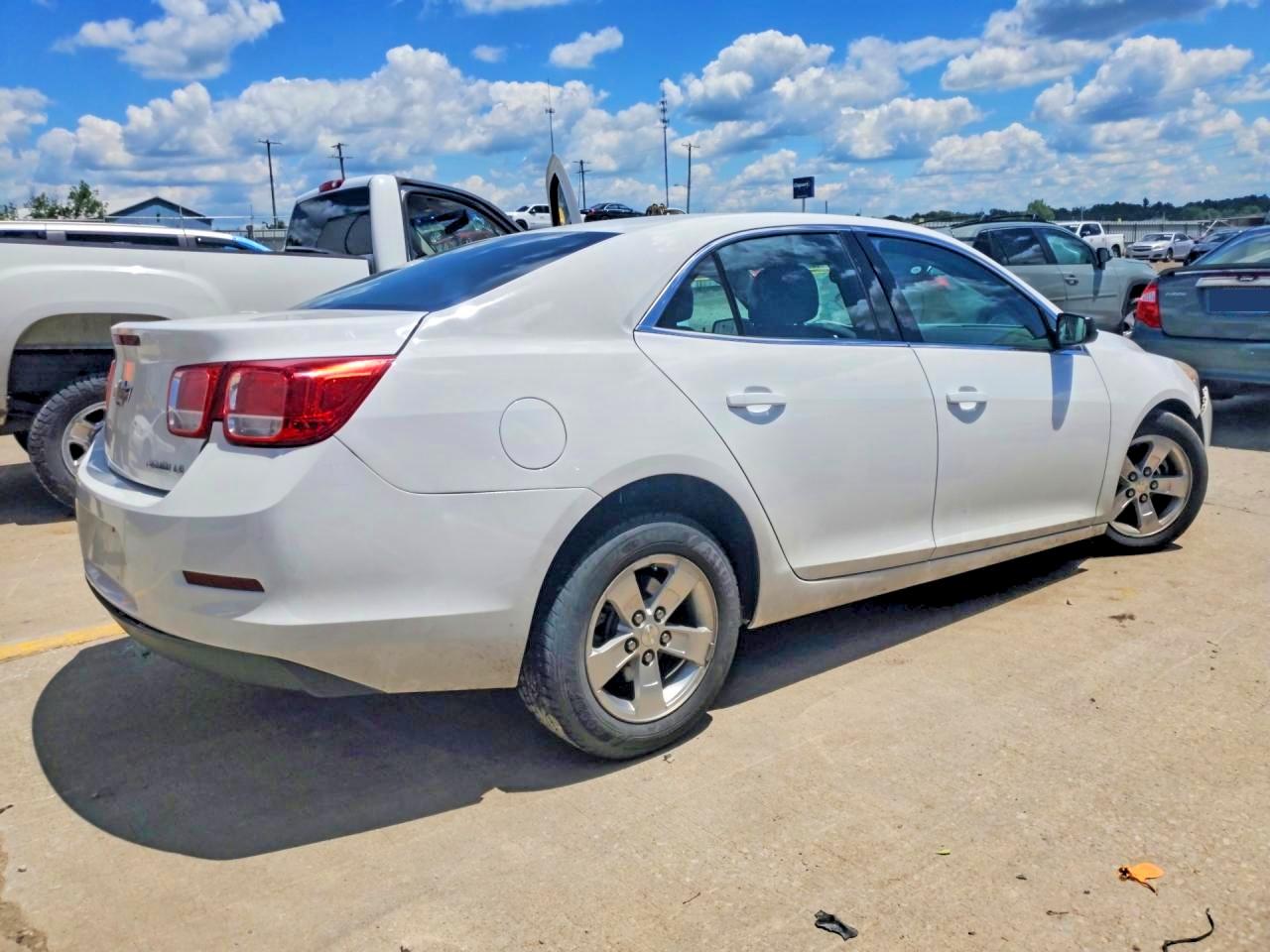 2015 Chevrolet Malibu Ls White vin: 1G11A5SL1FF270164