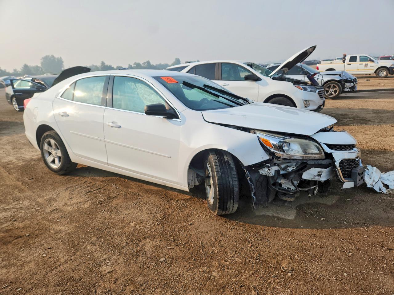 2015 Chevrolet Malibu Ls White vin: 1G11A5SL1FF271962