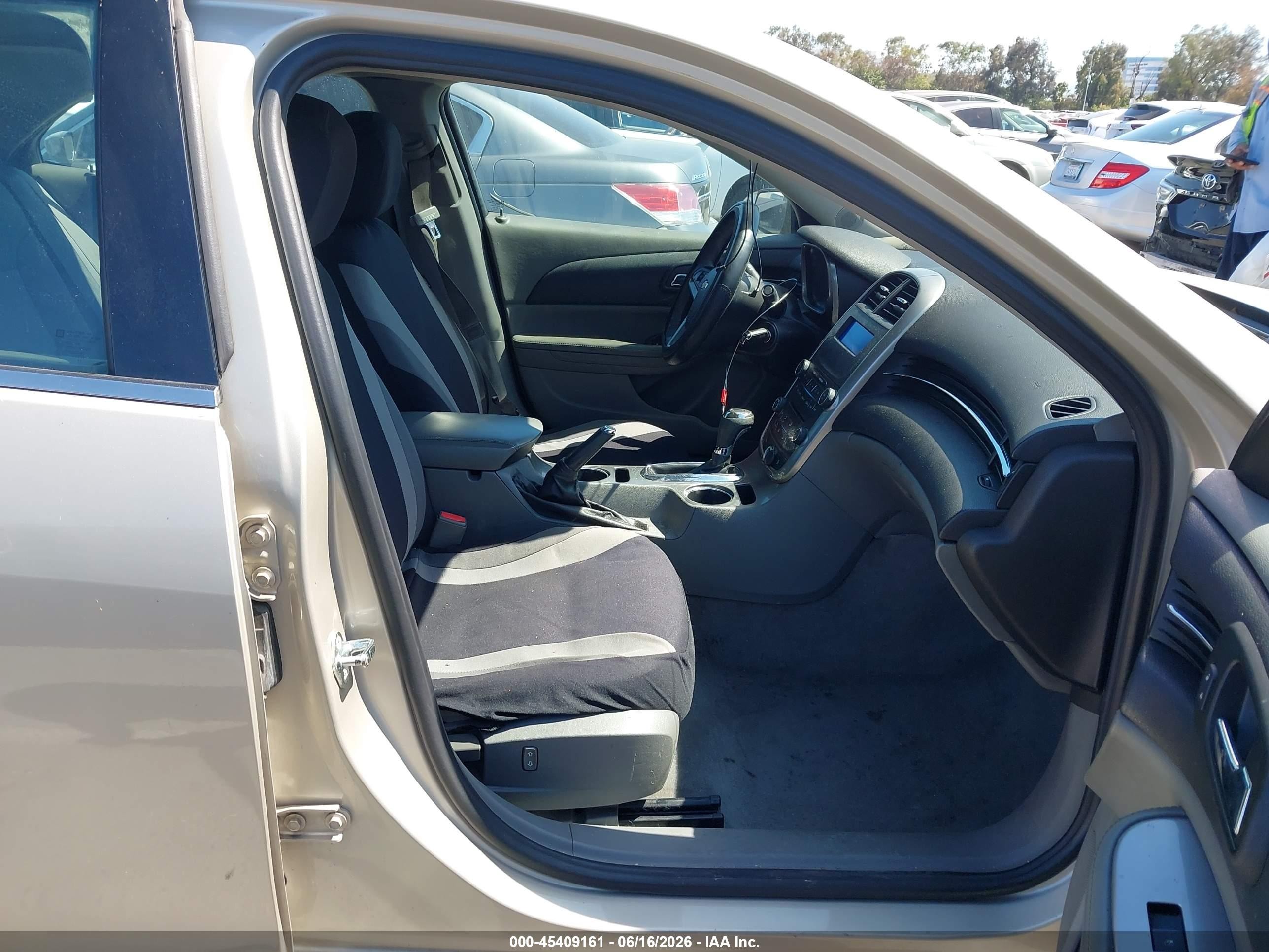 2015 Chevrolet Malibu 1fl Бежевый vin: 1G11A5SL1FF315703