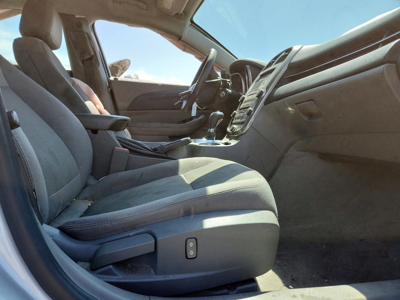 2014 Chevrolet Malibu Ls Silver vin: 1G11A5SL3EF280516