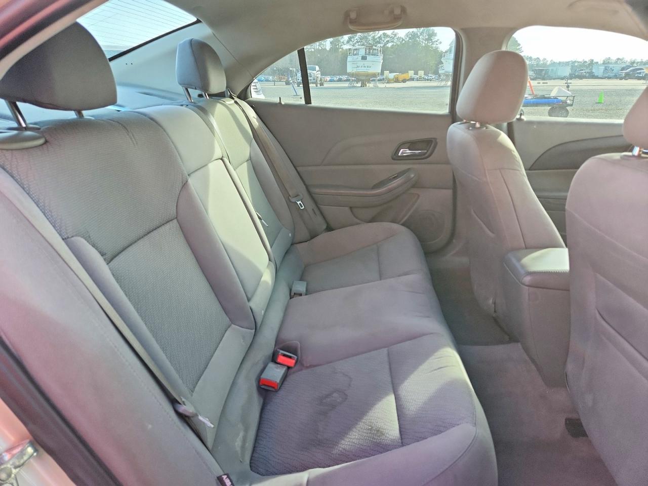 2015 Chevrolet Malibu Ls Gold vin: 1G11A5SL3FF116751