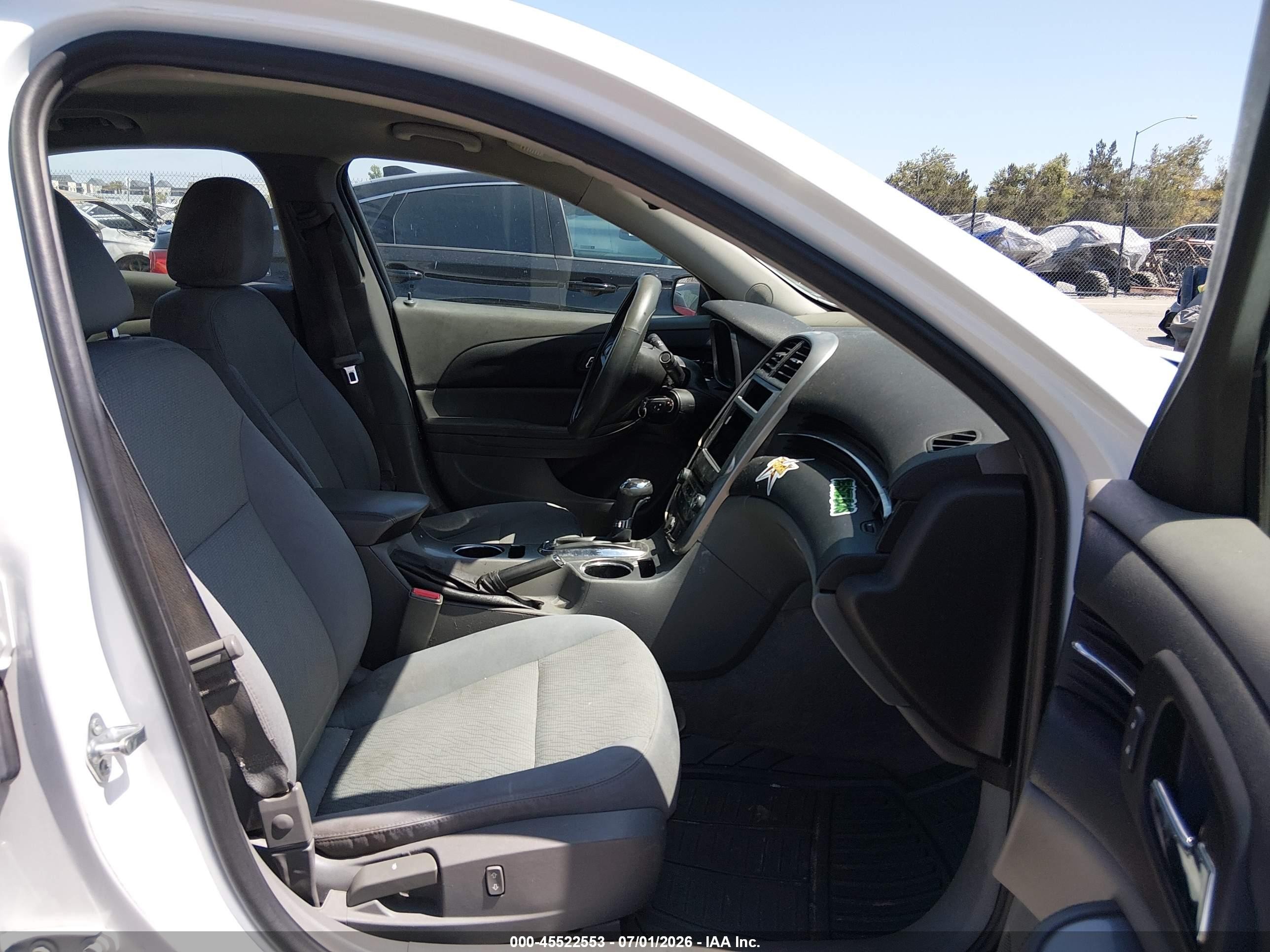 2015 Chevrolet Malibu 1fl White vin: 1G11A5SL3FU148997