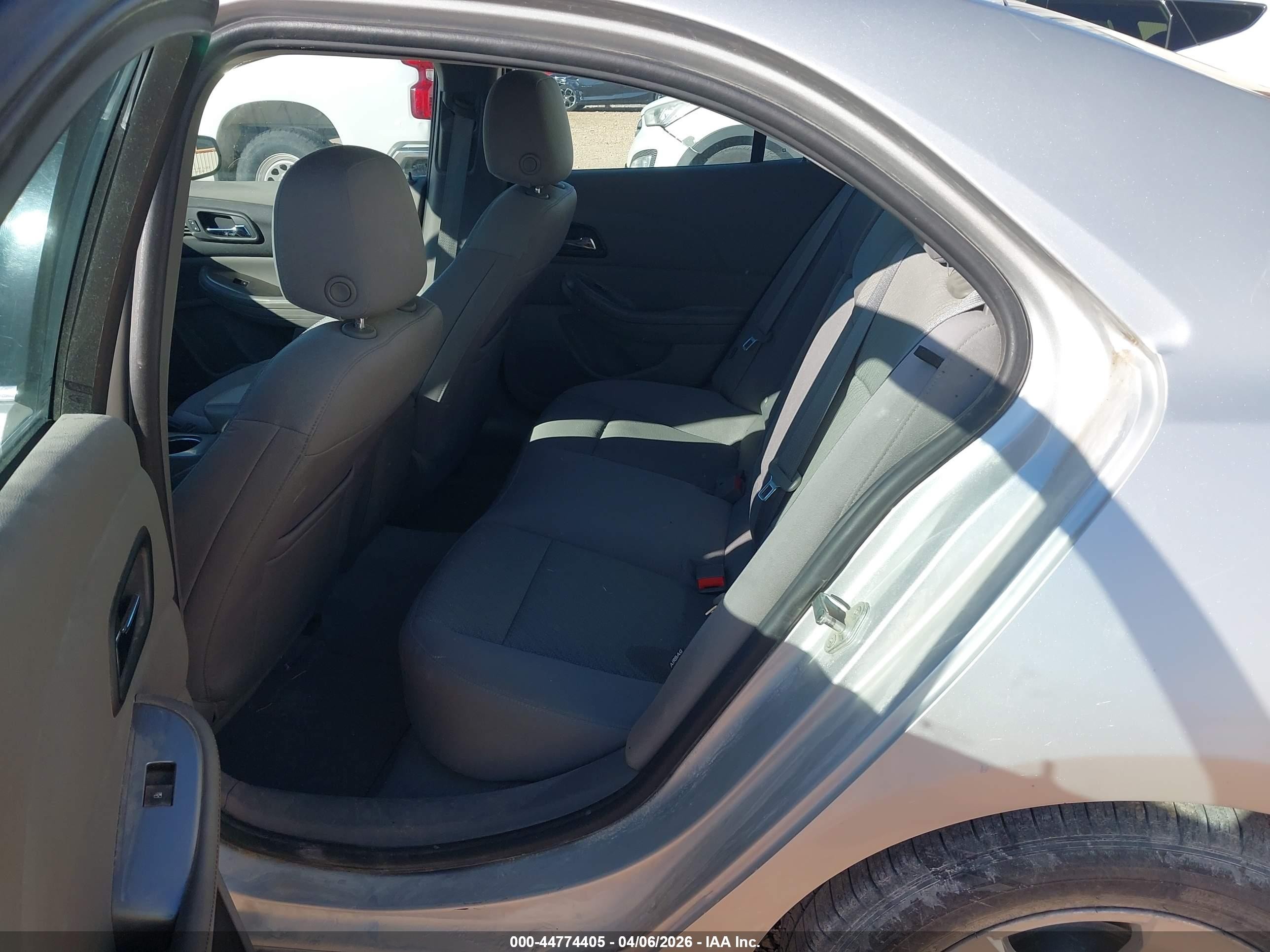 2015 Chevrolet Malibu 1fl Silver vin: 1G11A5SL4FF114717