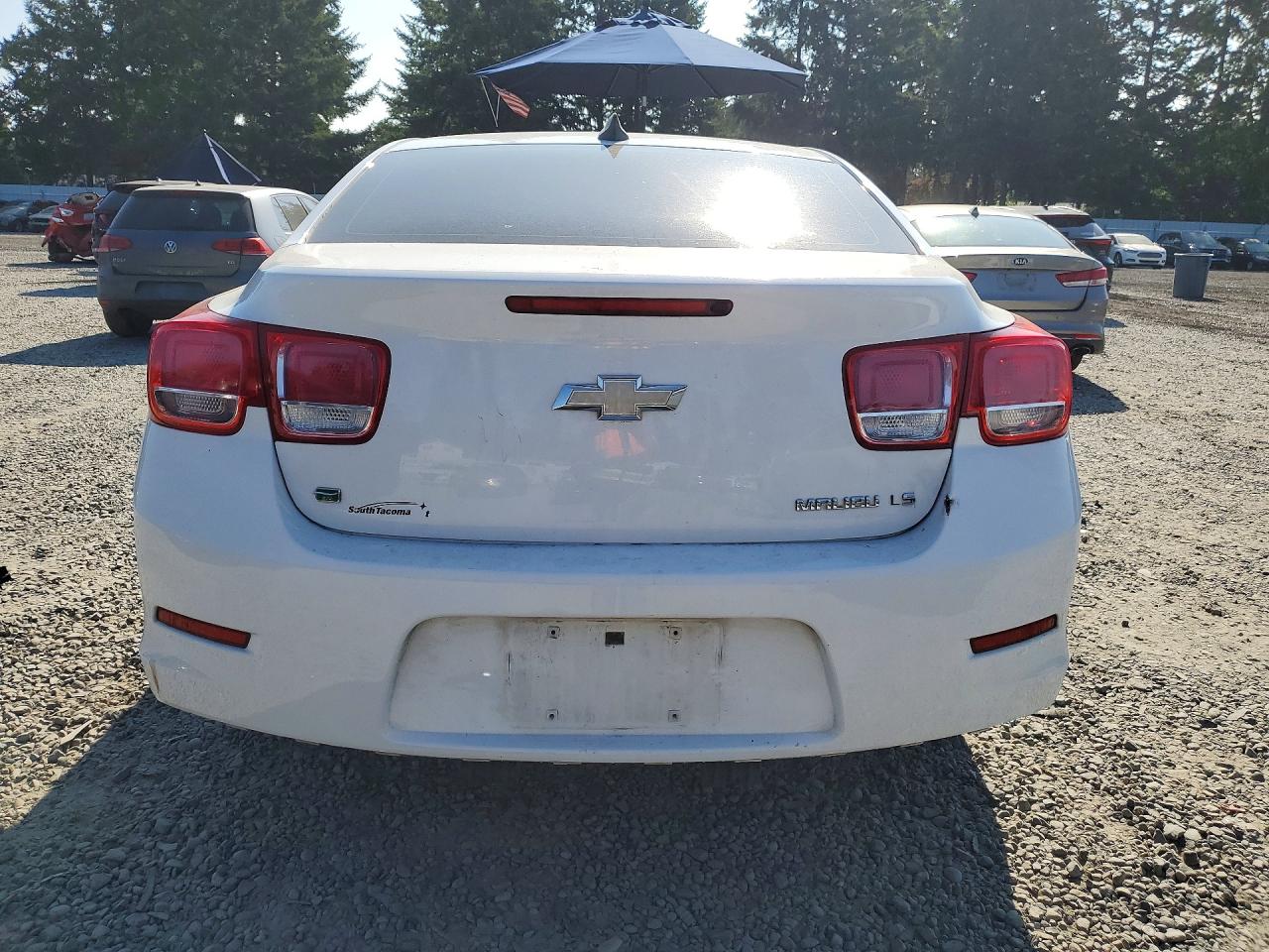 2015 Chevrolet Malibu Ls White vin: 1G11A5SL4FF257845