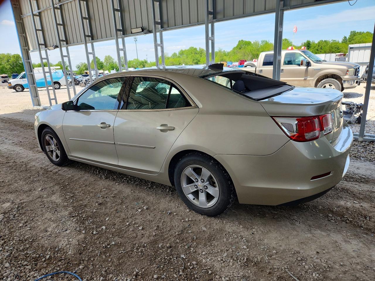 2015 Chevrolet Malibu Ls Желто-коричневый vin: 1G11A5SL5FF259829