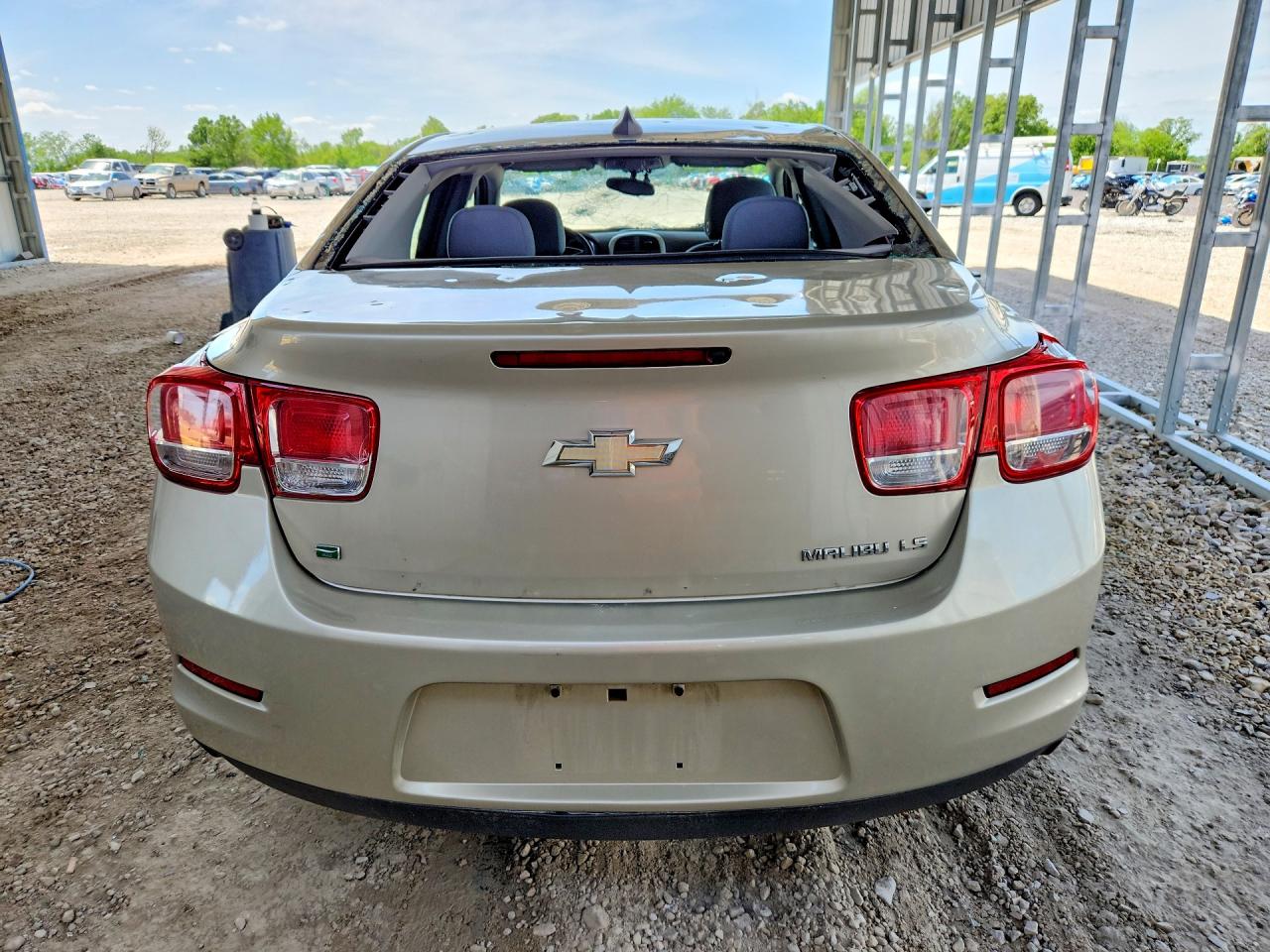 2015 Chevrolet Malibu Ls Желто-коричневый vin: 1G11A5SL5FF259829