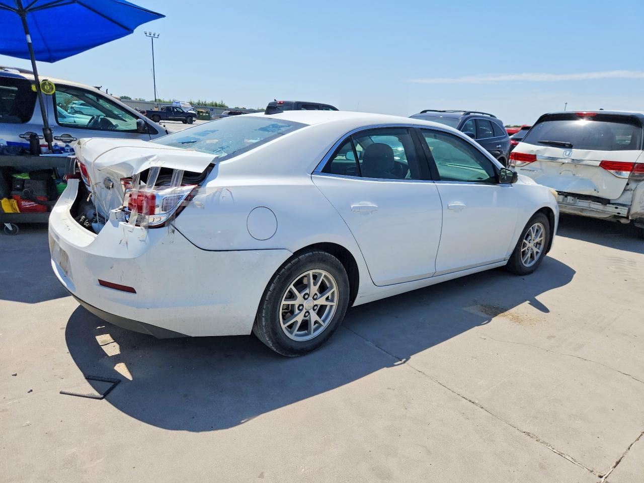 2014 Chevrolet Malibu Ls White vin: 1G11A5SL6EF154554