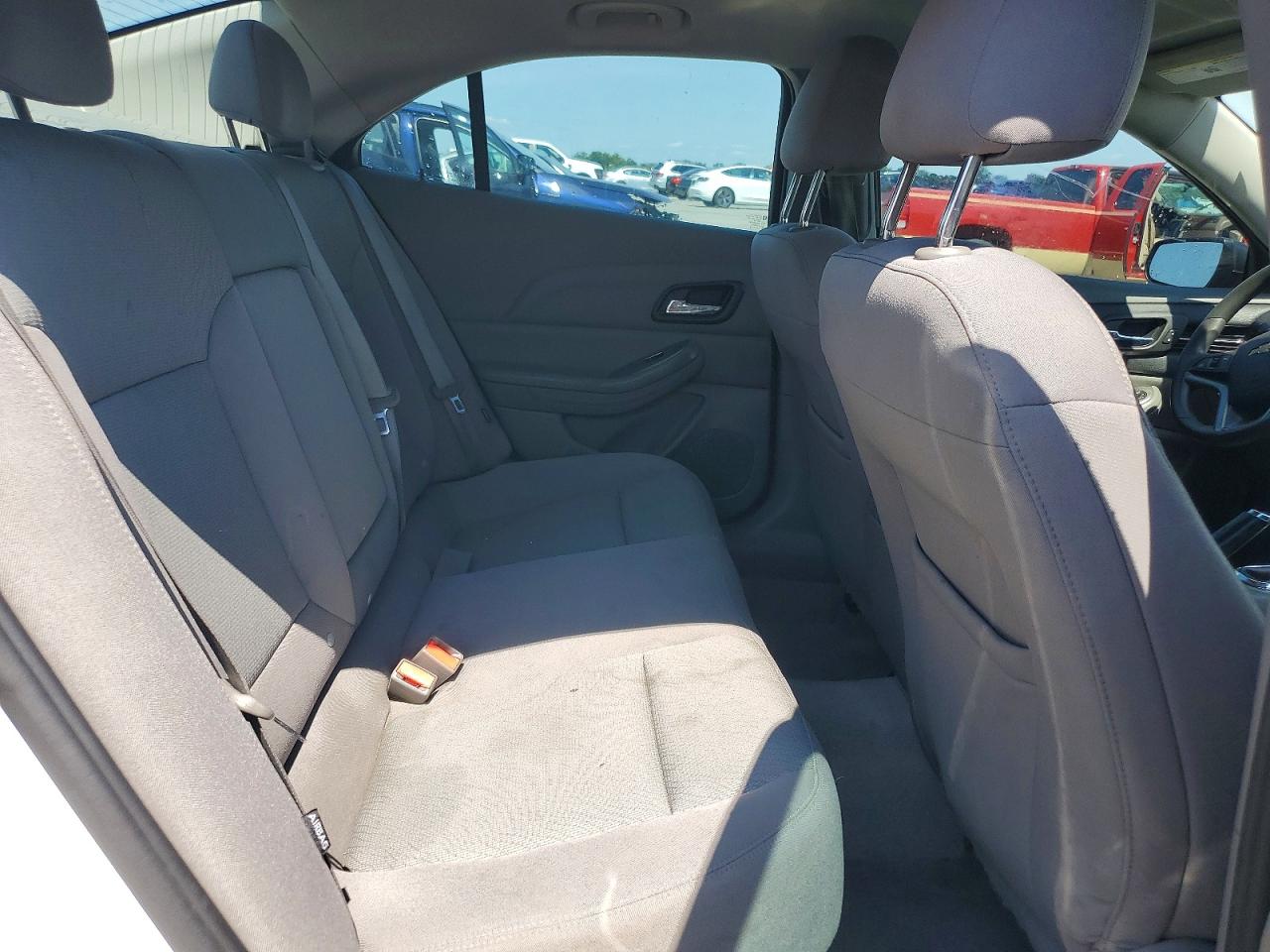 2014 Chevrolet Malibu Ls Белый vin: 1G11A5SL7EF240374