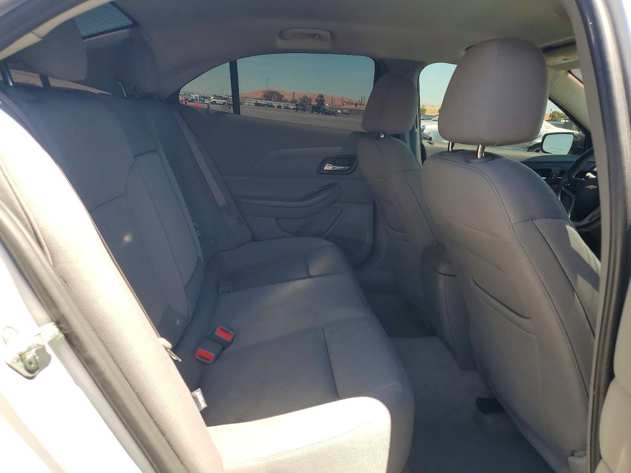2015 Chevrolet Malibu Ls Silver vin: 1G11A5SL7FF193414