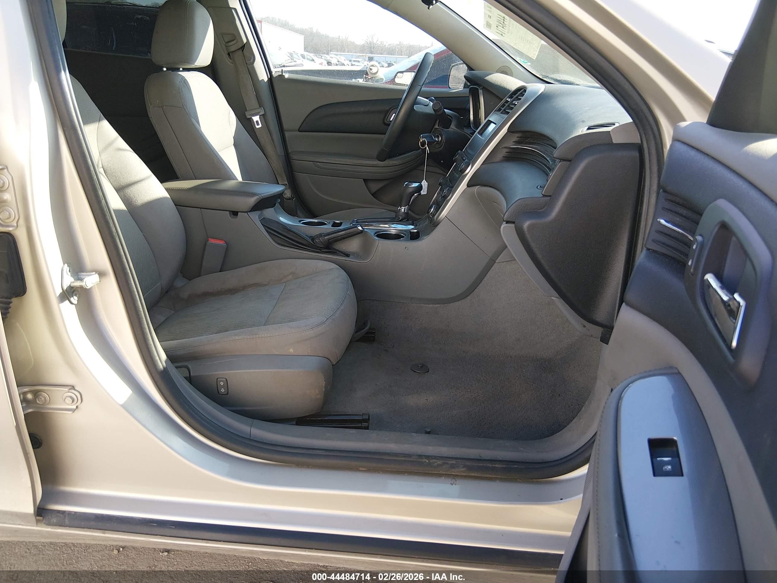 2015 Chevrolet Malibu 1fl Gold vin: 1G11A5SL8FF122044