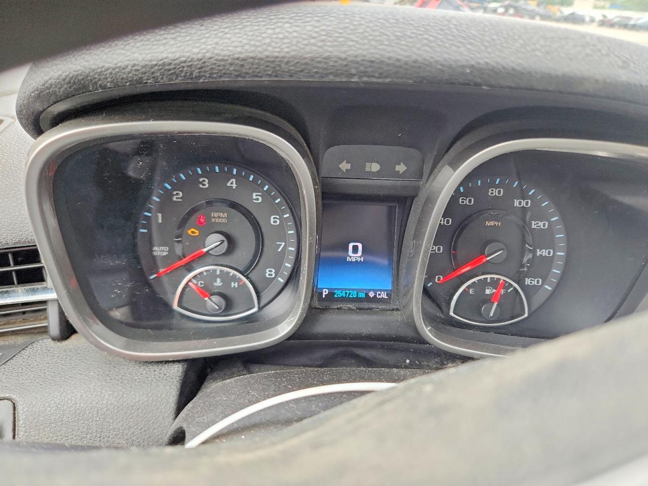 2015 Chevrolet Malibu Ls Белый vin: 1G11A5SL8FU132617