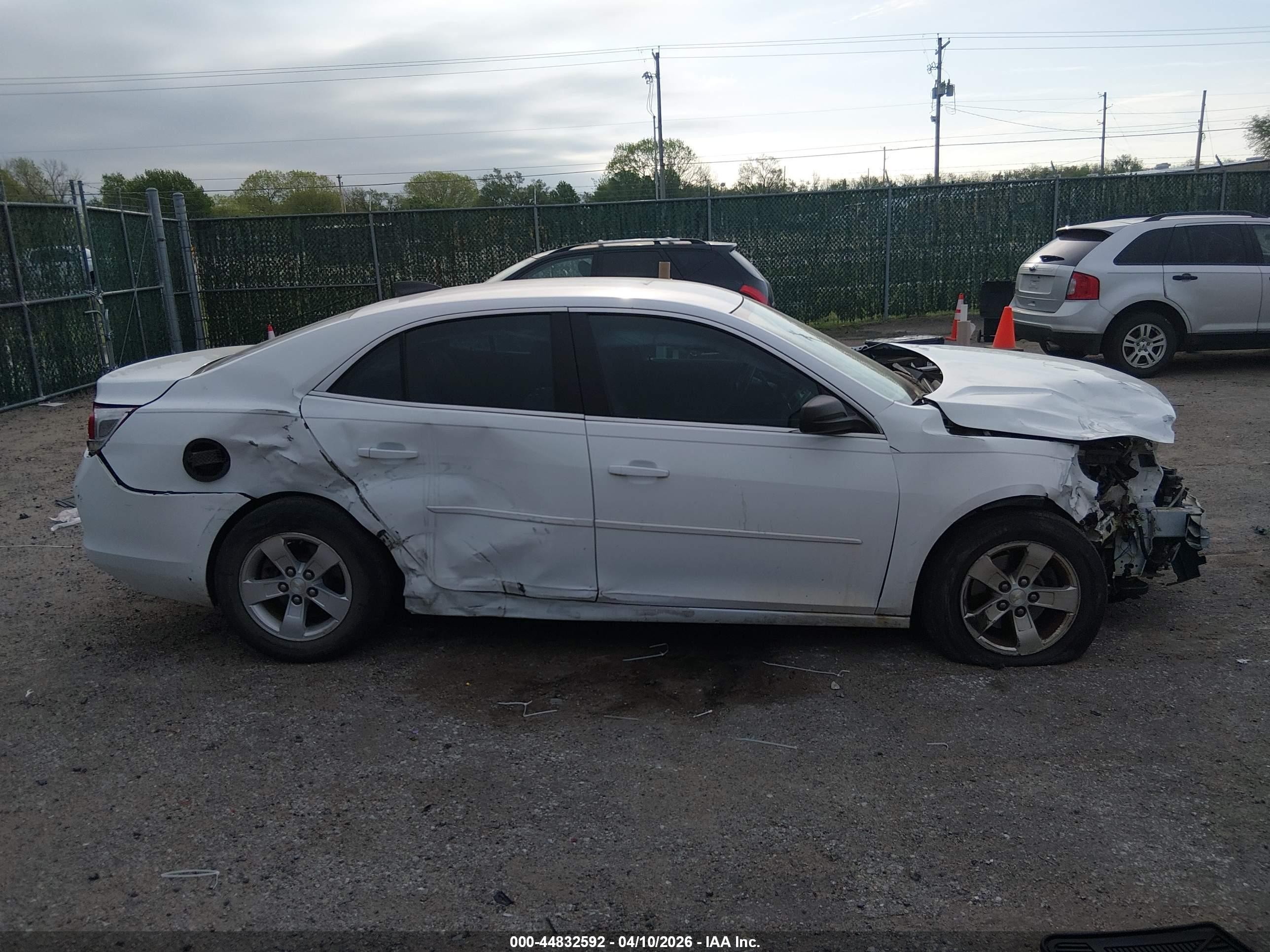 2015 Chevrolet Malibu 1fl White vin: 1G11A5SL9FF273054