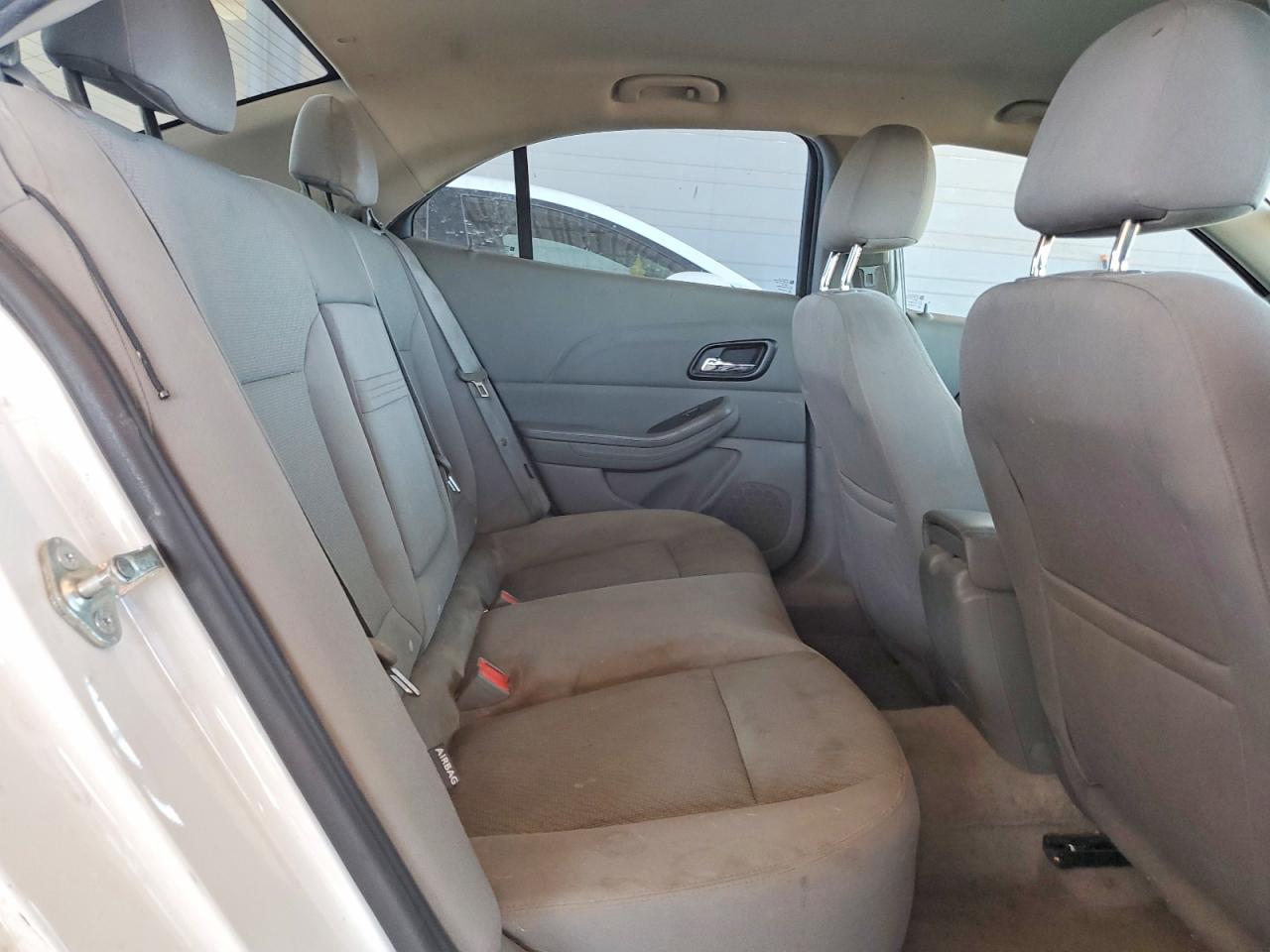 2013 Chevrolet Malibu Ls White vin: 1G11B5SA0DF131510