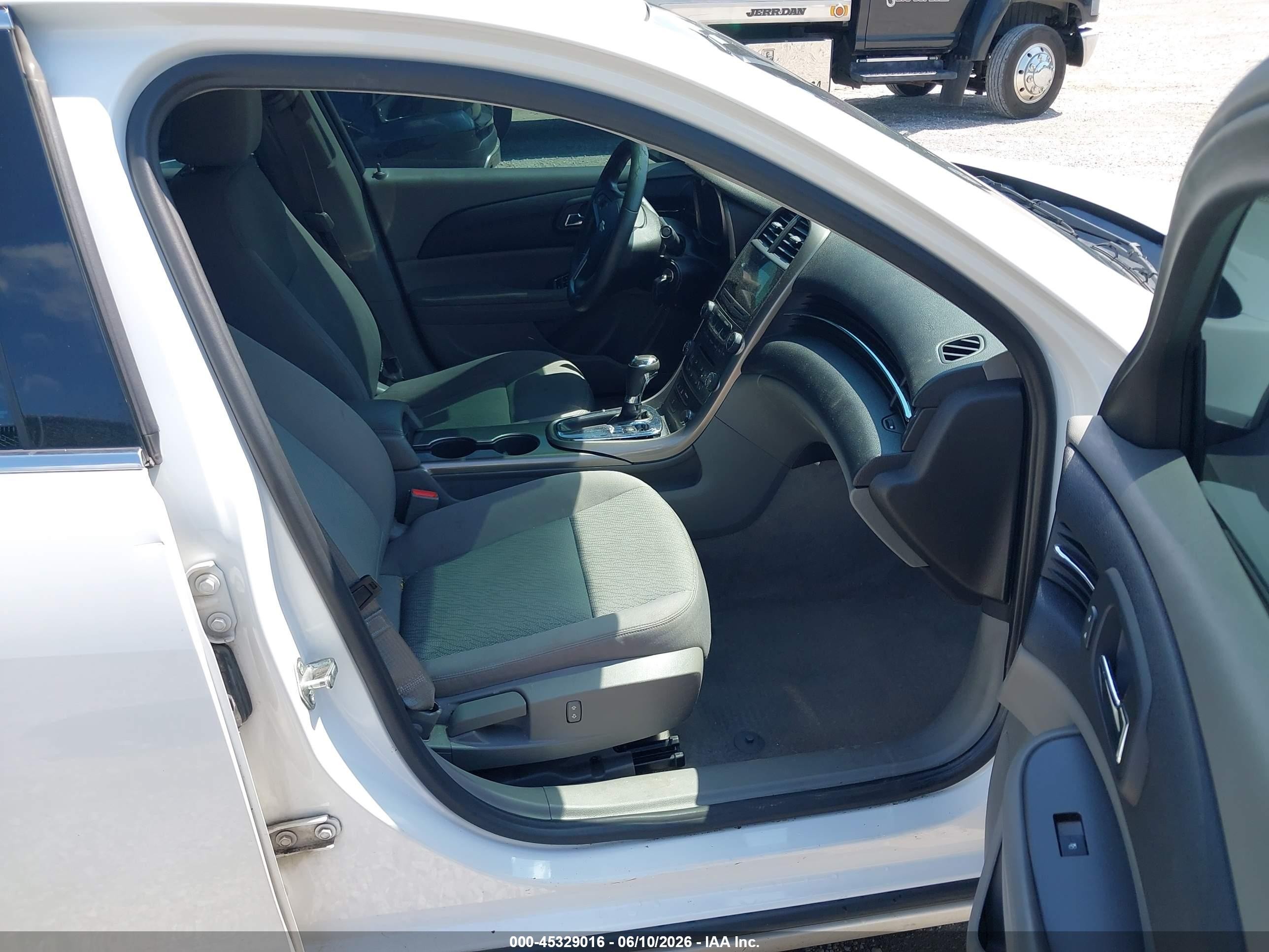 2013 Chevrolet Malibu 1ls White vin: 1G11B5SA0DF152311