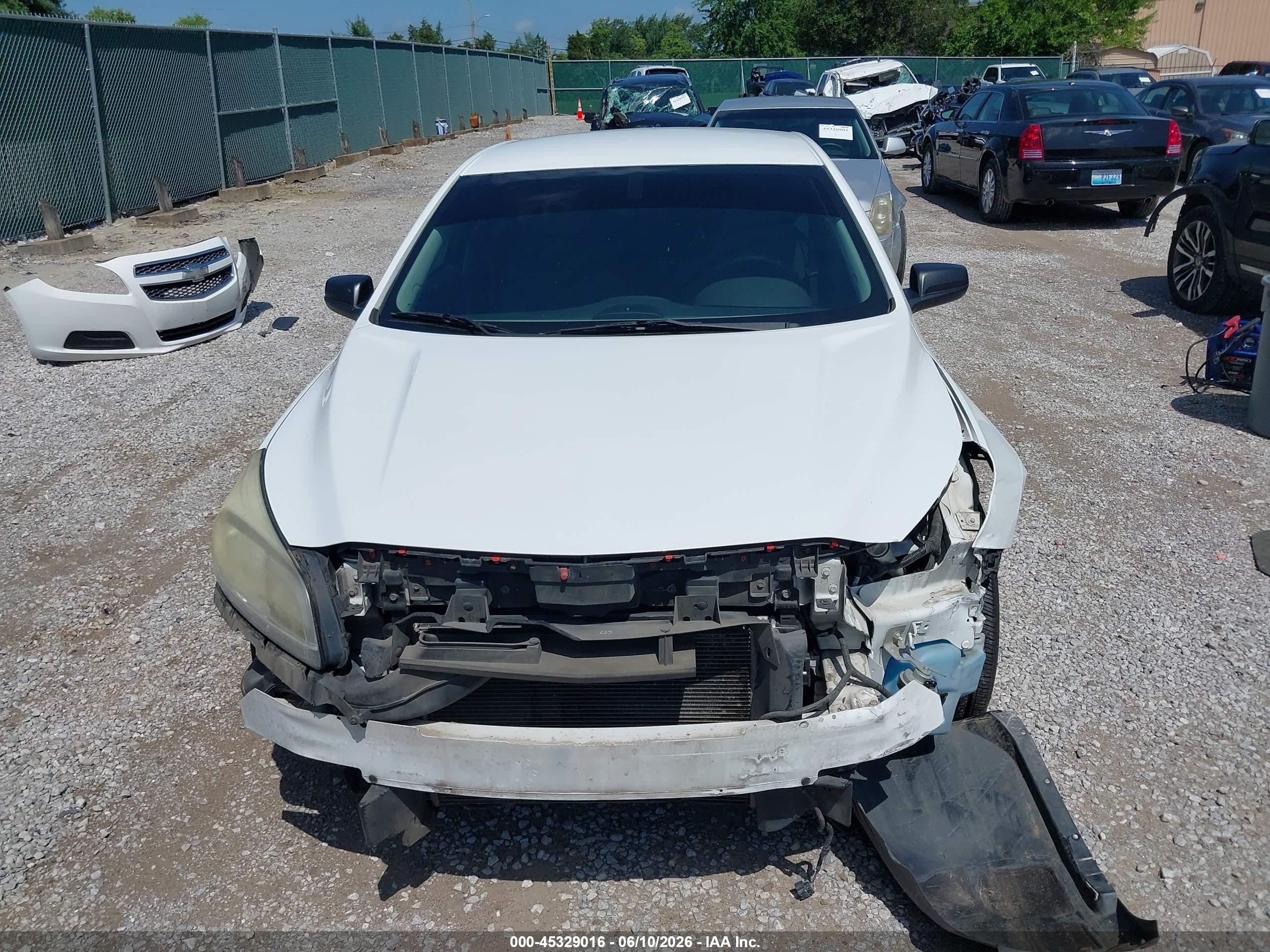 2013 Chevrolet Malibu 1ls White vin: 1G11B5SA0DF152311