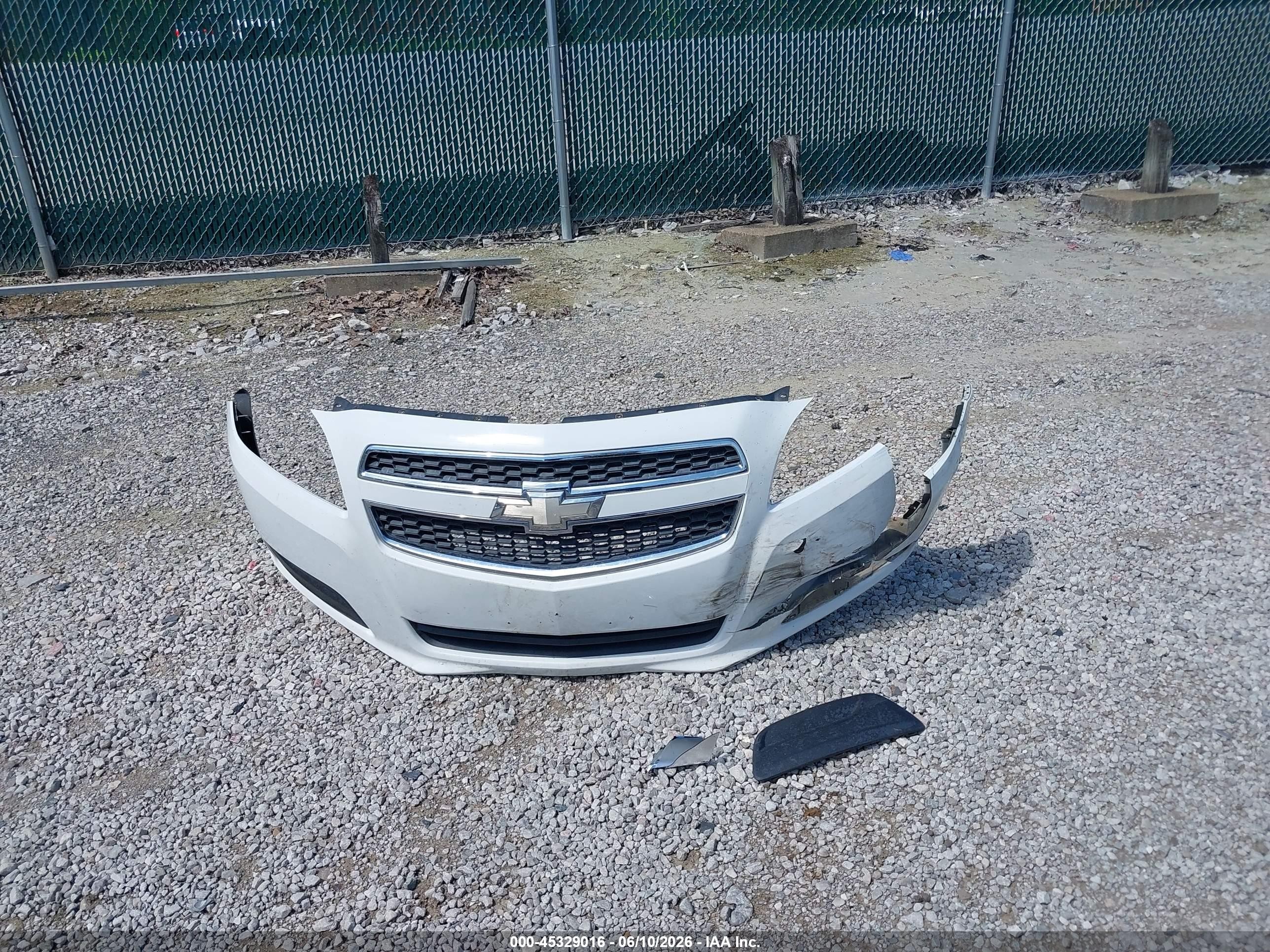2013 Chevrolet Malibu 1ls White vin: 1G11B5SA0DF152311