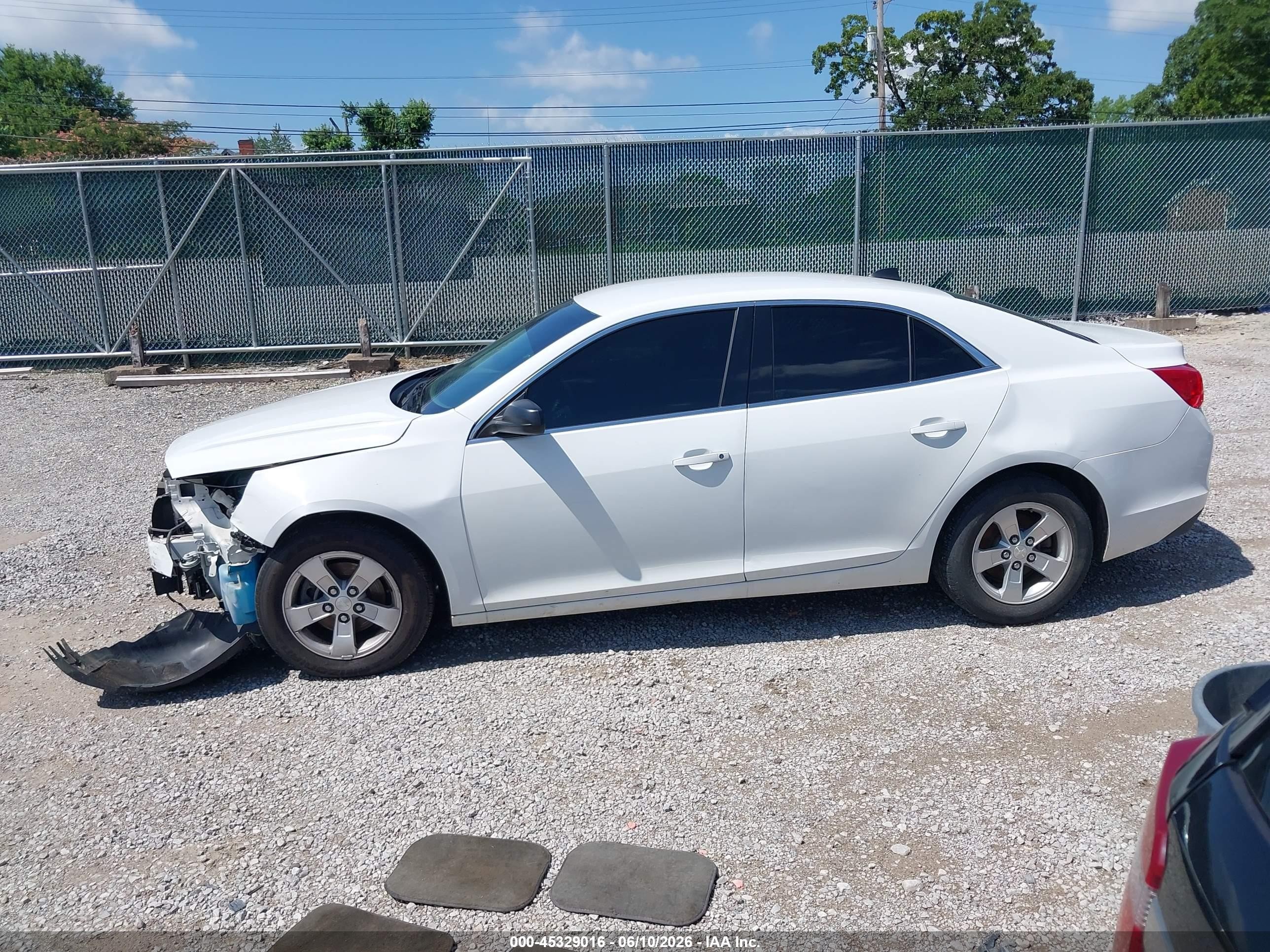 2013 Chevrolet Malibu 1ls White vin: 1G11B5SA0DF152311