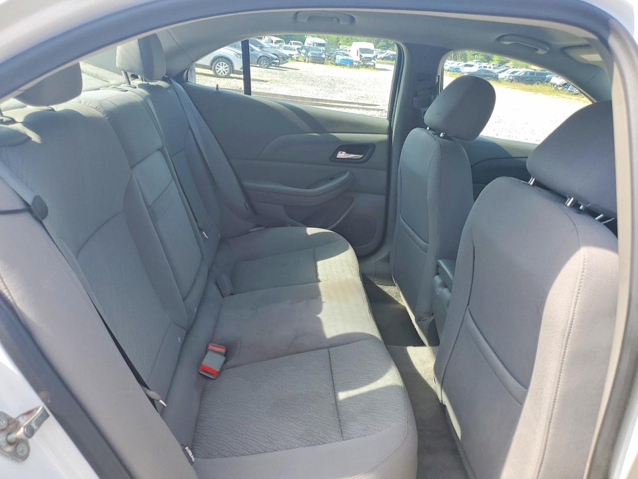 2013 Chevrolet Malibu Ls White vin: 1G11B5SA0DF194168