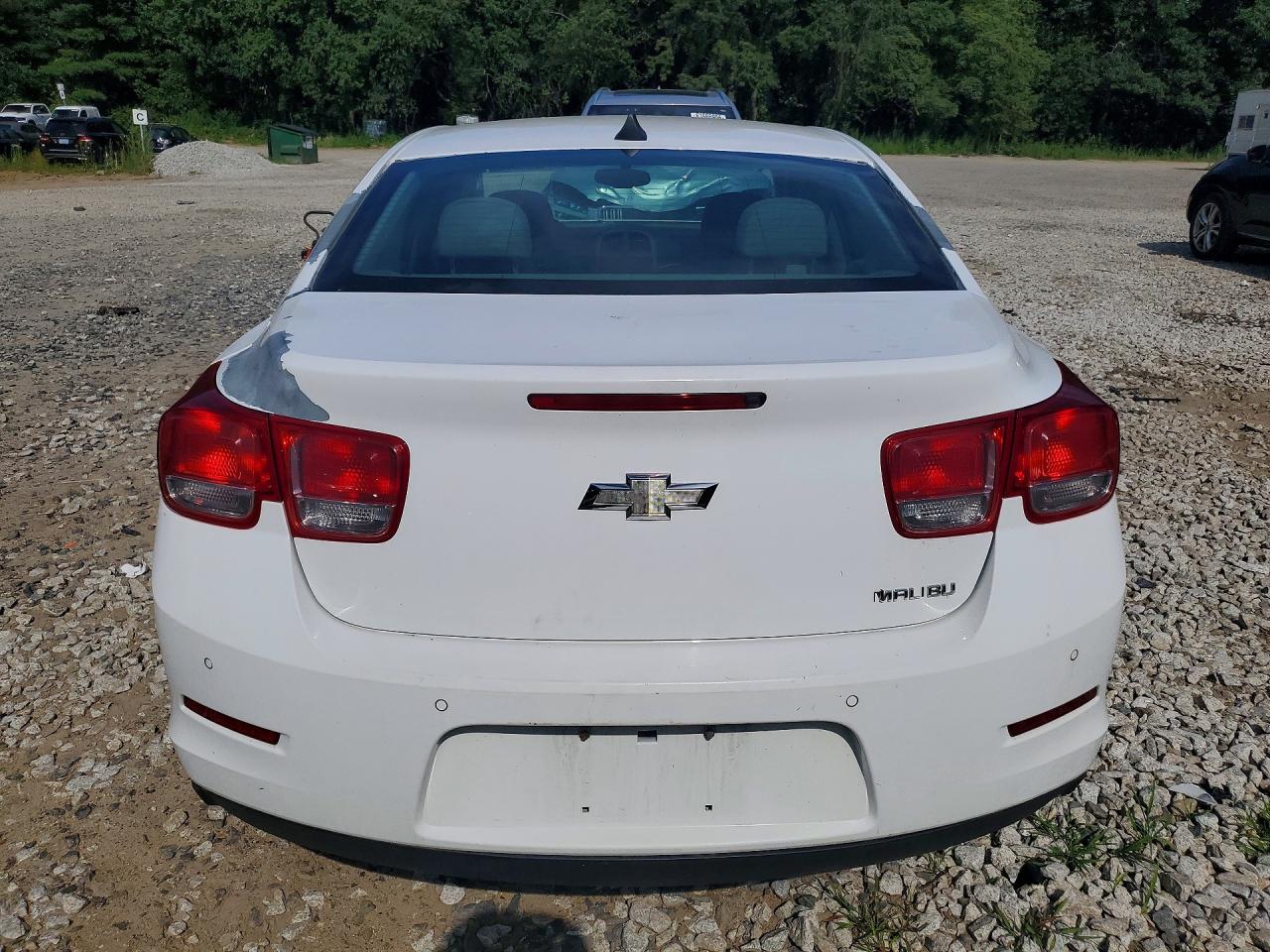 2013 Chevrolet Malibu Ls White vin: 1G11B5SA0DF194168