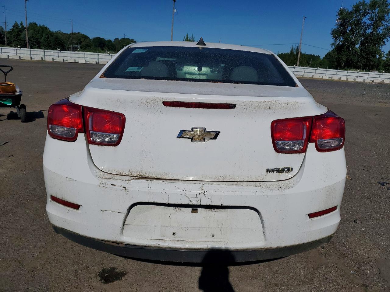 2013 Chevrolet Malibu Ls Белый vin: 1G11B5SA2DF182636