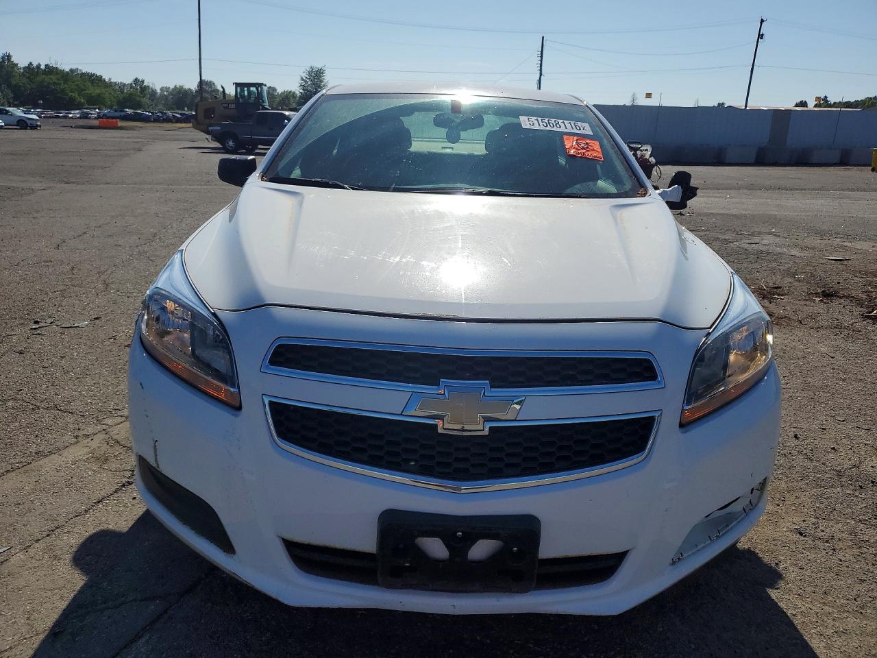 2013 Chevrolet Malibu Ls Белый vin: 1G11B5SA2DF182636