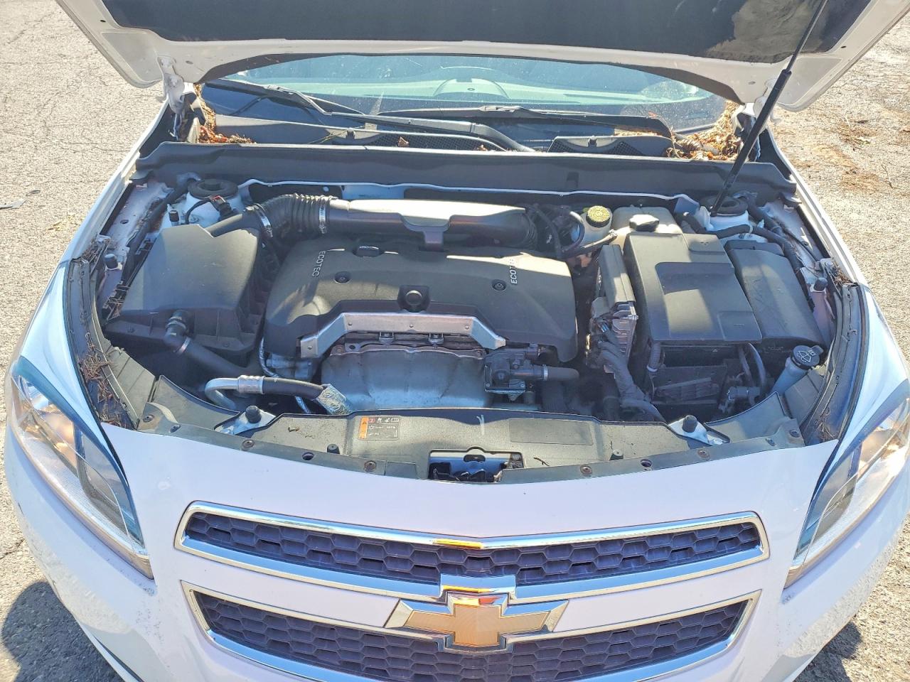 2013 Chevrolet Malibu Ls Белый vin: 1G11B5SA2DF182636