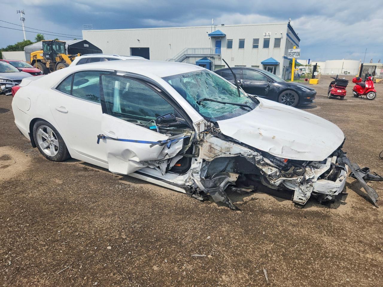 2013 Chevrolet Malibu Ls Белый vin: 1G11B5SA2DF327657