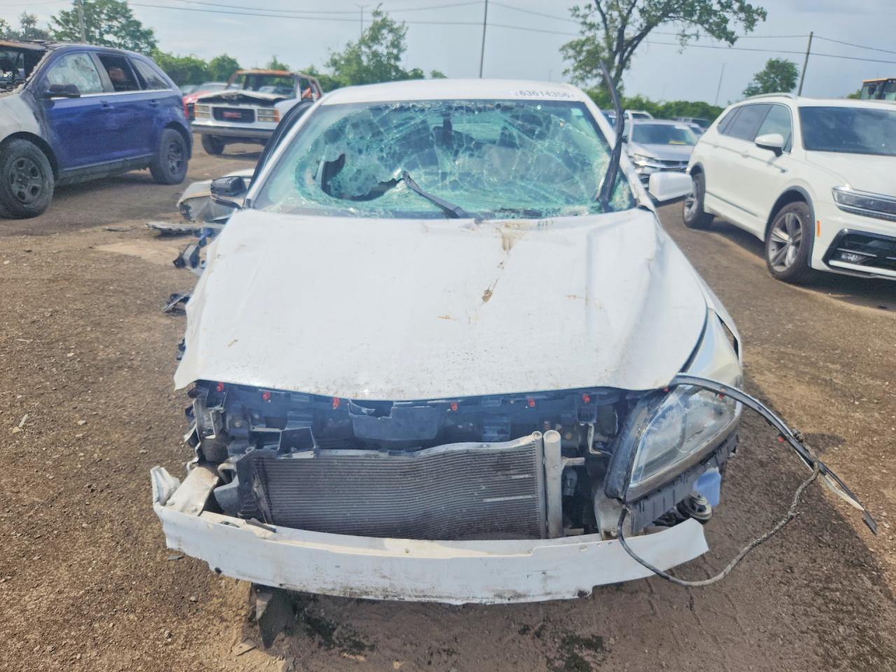 2013 Chevrolet Malibu Ls Белый vin: 1G11B5SA2DF327657