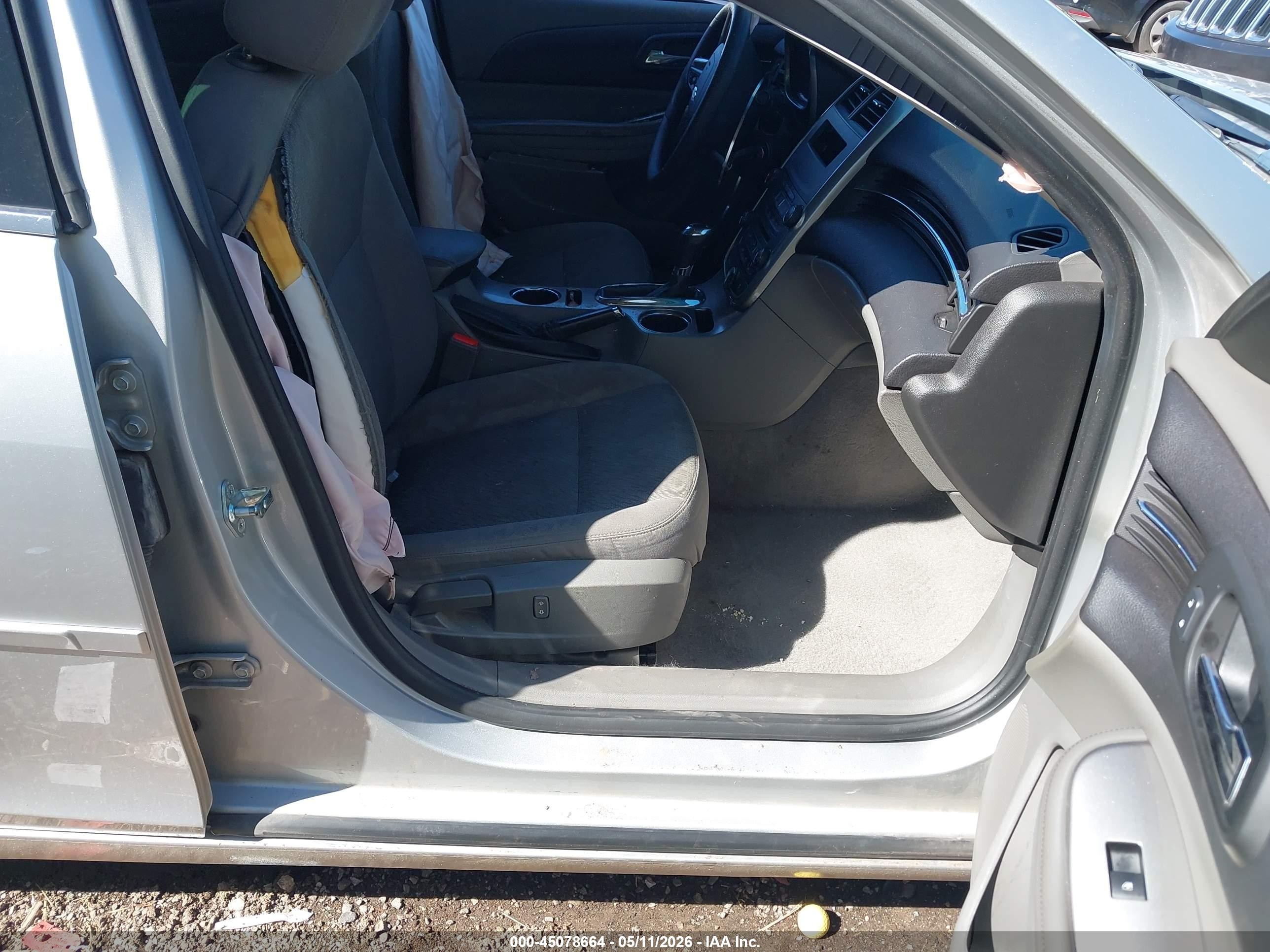 2016 Chevrolet Malibu Limited Ls Silver vin: 1G11B5SA2GF110775