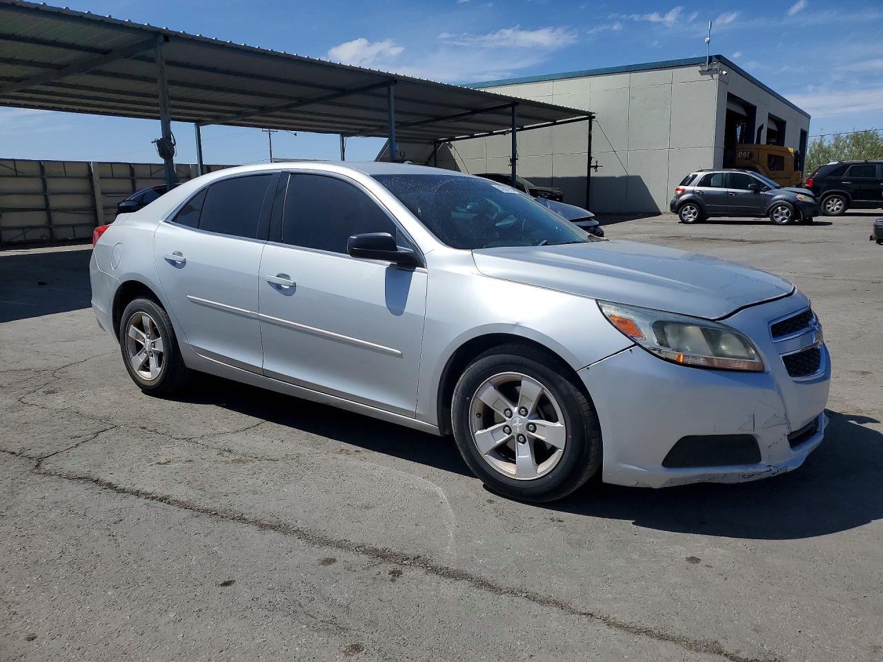 2013 Chevrolet Malibu Ls Серебряный vin: 1G11B5SA3DF186548