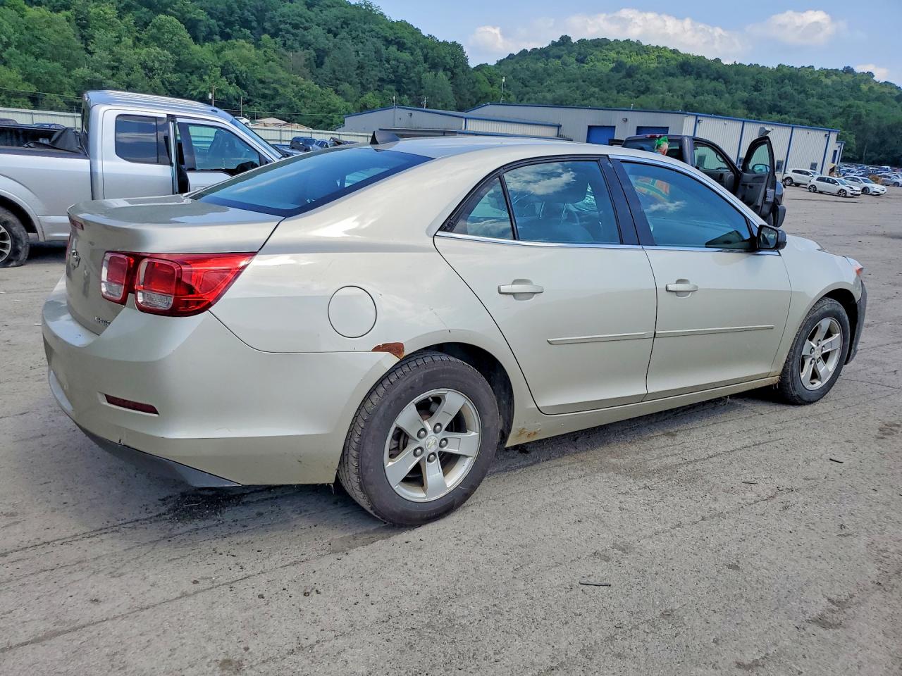 2013 Chevrolet Malibu Ls Beige vin: 1G11B5SA4DF331581