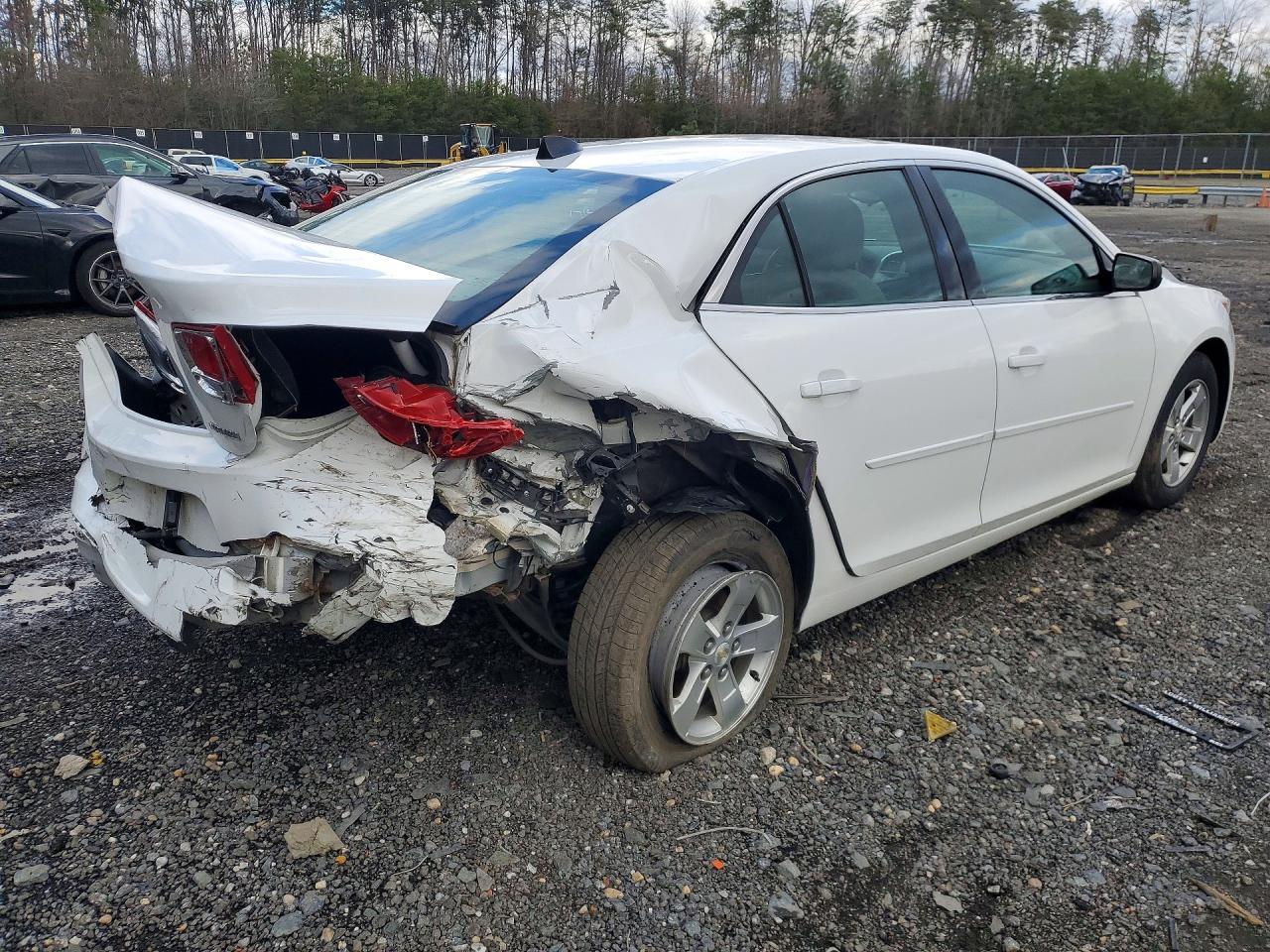 2013 Chevrolet Malibu Ls White vin: 1G11B5SA4DF358795