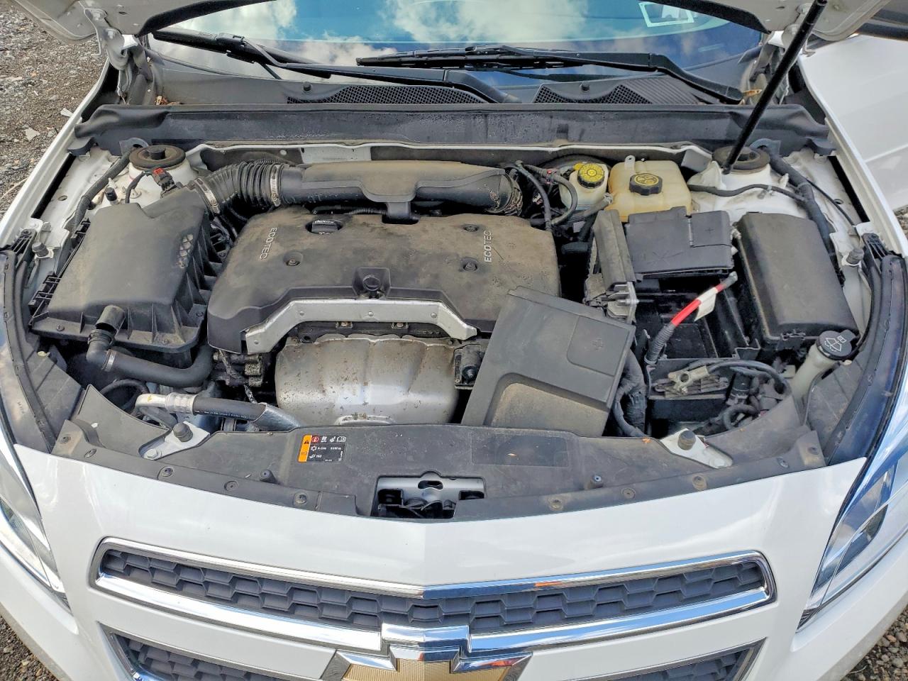 2013 Chevrolet Malibu Ls White vin: 1G11B5SA4DF358795