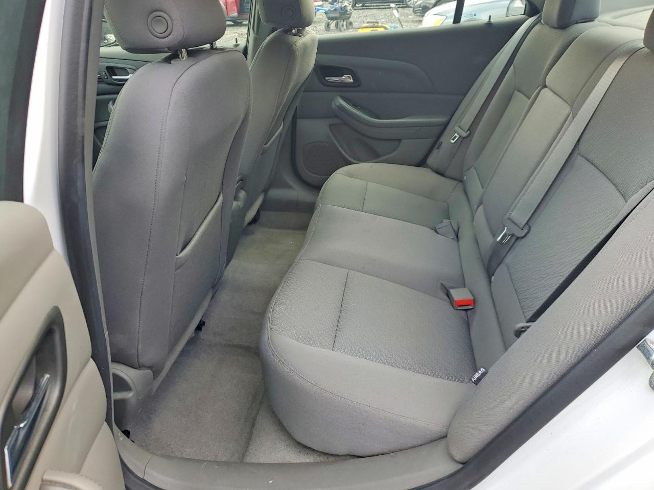 2013 Chevrolet Malibu Ls White vin: 1G11B5SA4DF358795