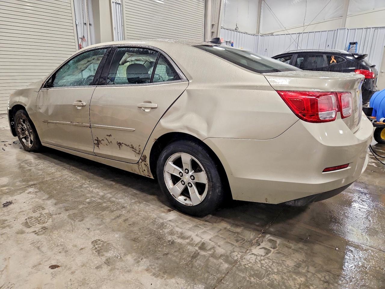 2013 Chevrolet Malibu Ls Gold vin: 1G11B5SA5DF143619