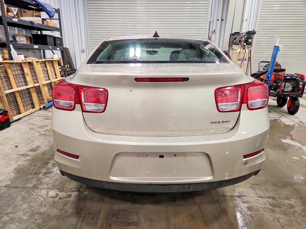 2013 Chevrolet Malibu Ls Gold vin: 1G11B5SA5DF143619