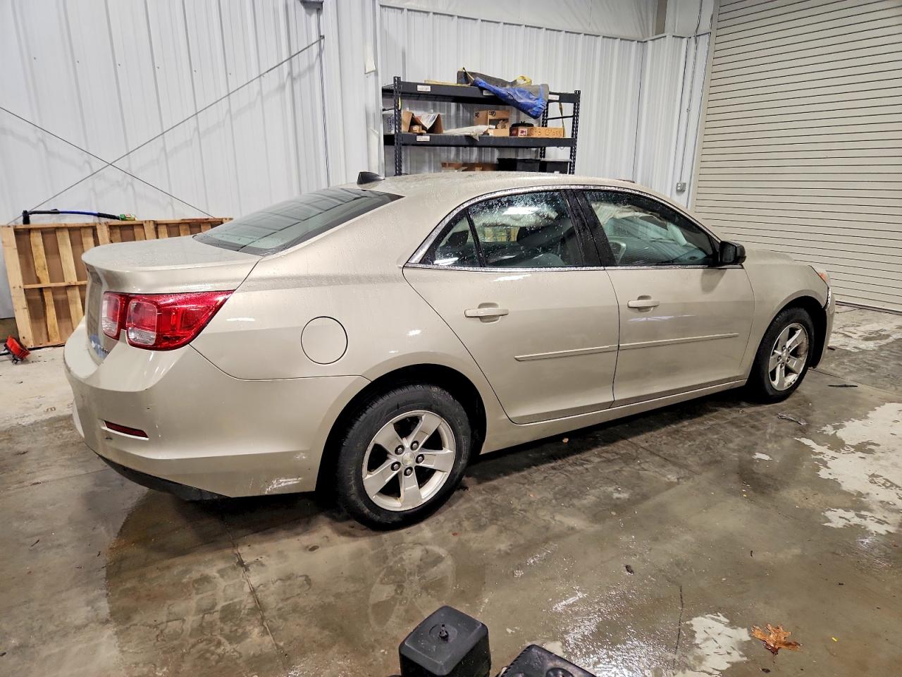 2013 Chevrolet Malibu Ls Gold vin: 1G11B5SA5DF143619