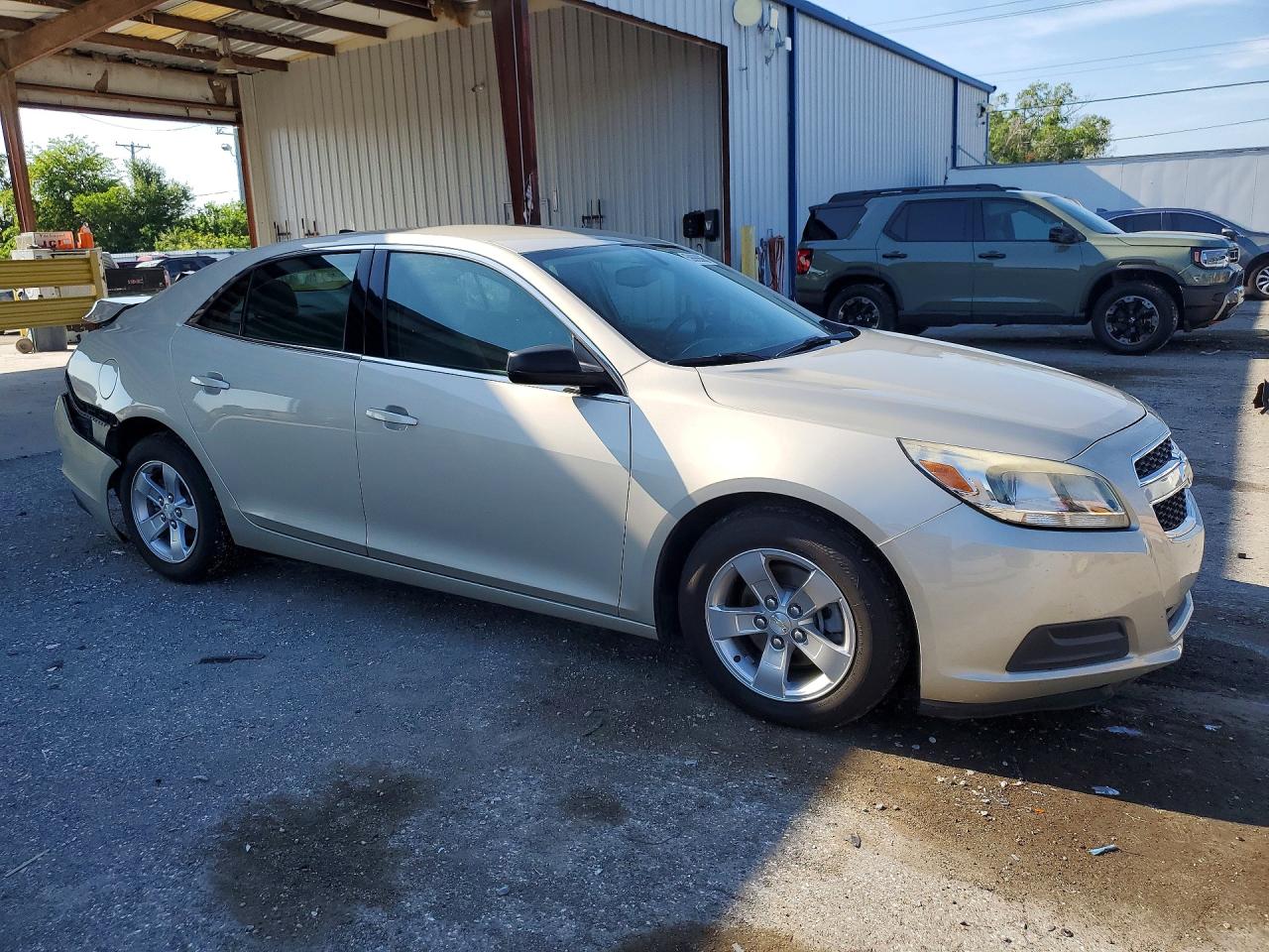 2013 Chevrolet Malibu Ls Silver vin: 1G11B5SA5DF238102