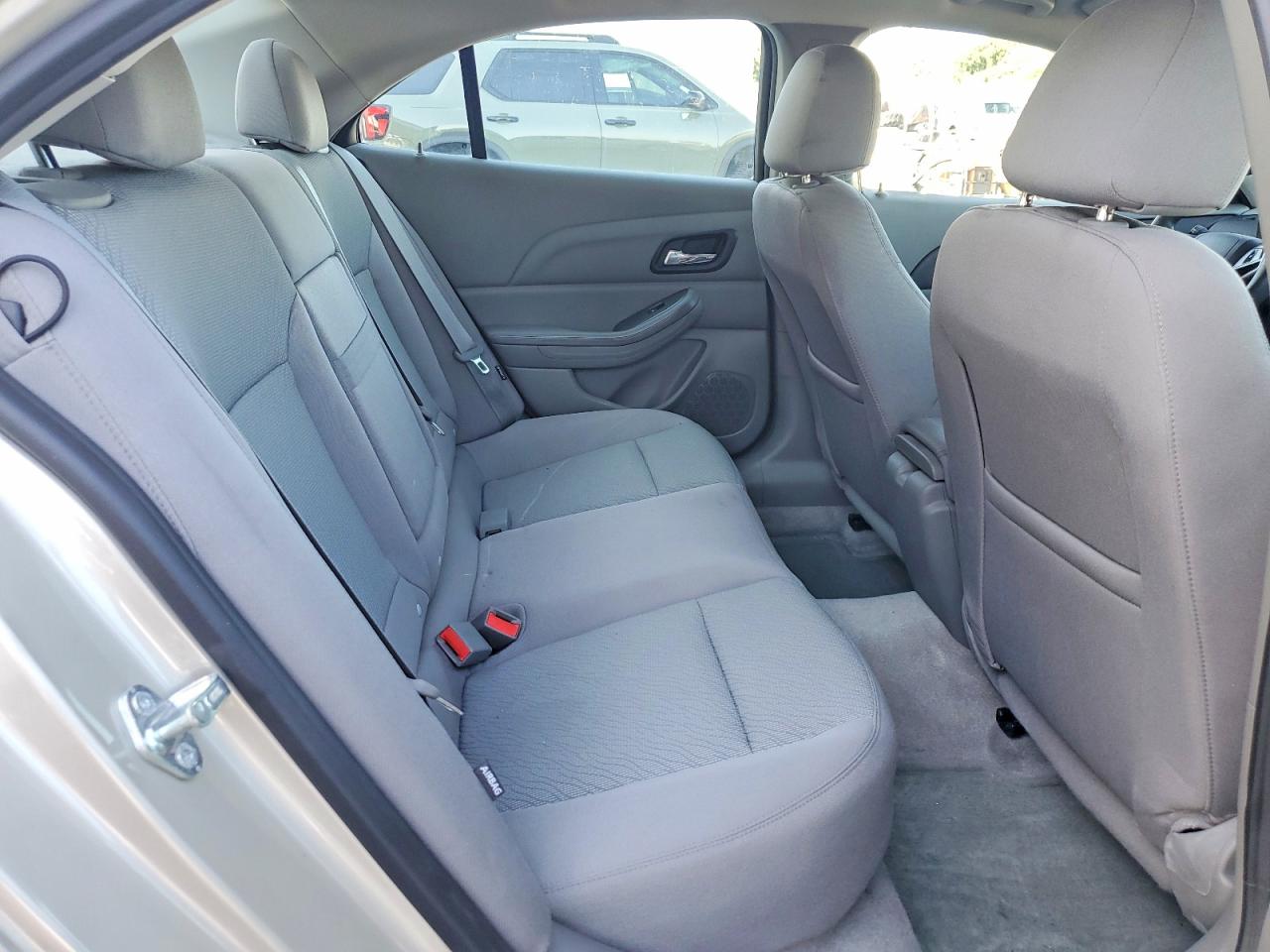 2013 Chevrolet Malibu Ls Silver vin: 1G11B5SA5DF238102