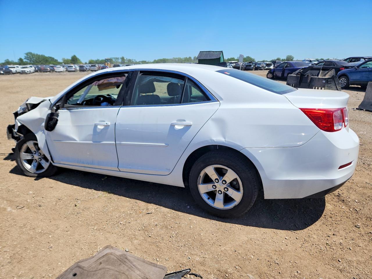 2013 Chevrolet Malibu Ls White vin: 1G11B5SA7DF338413