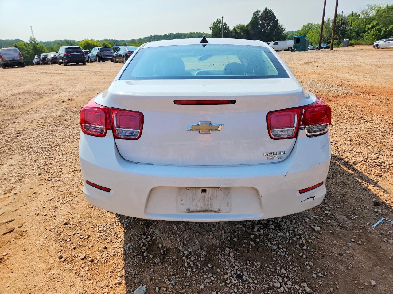 2013 Chevrolet Malibu Ls White vin: 1G11B5SA8DF165646