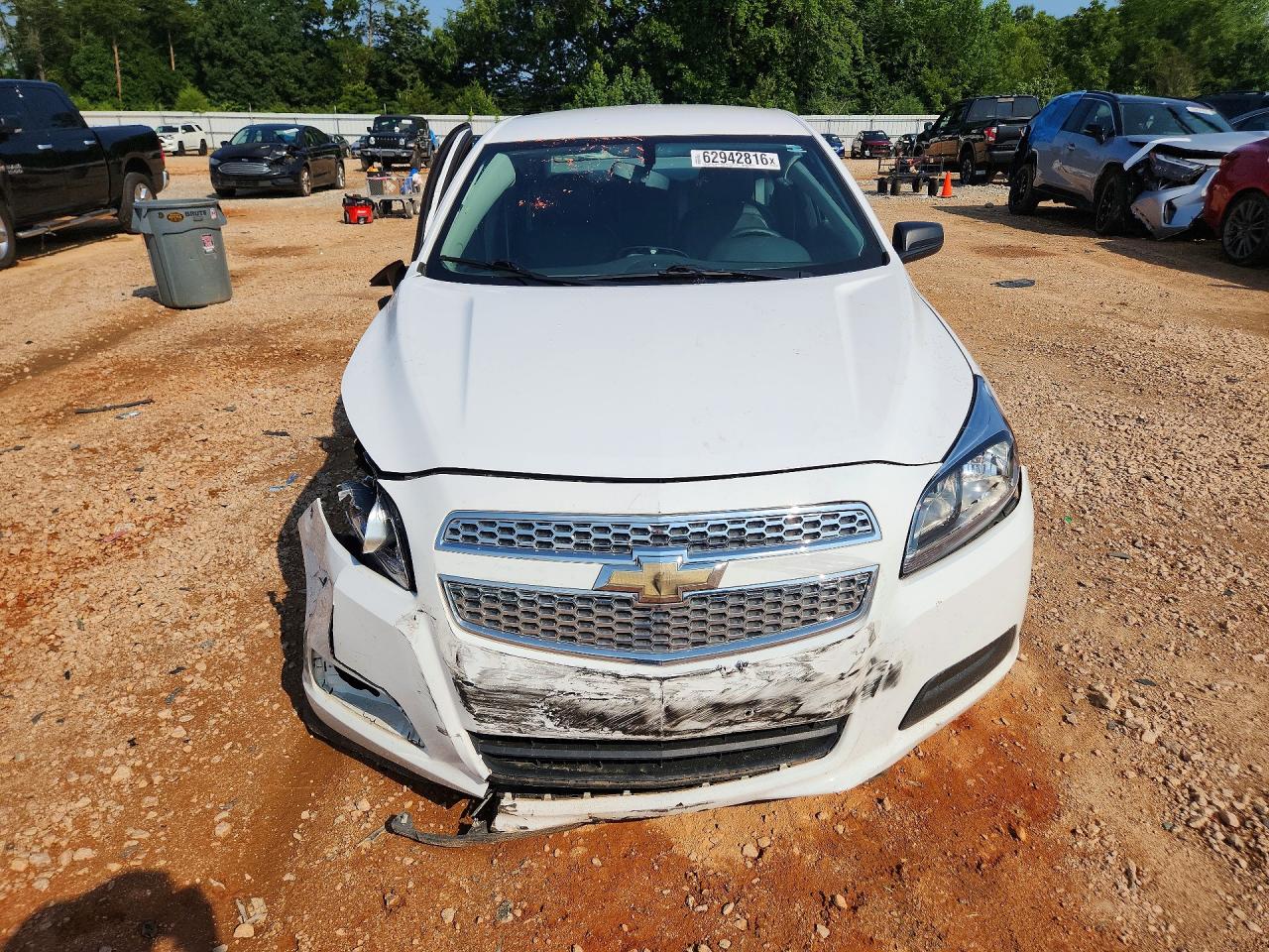 2013 Chevrolet Malibu Ls White vin: 1G11B5SA8DF165646