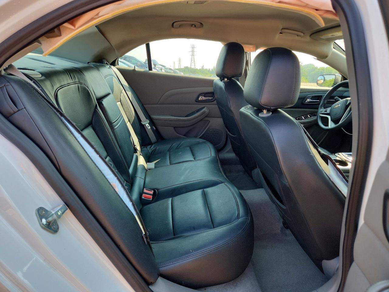 2013 Chevrolet Malibu Ls White vin: 1G11B5SA8DF165646