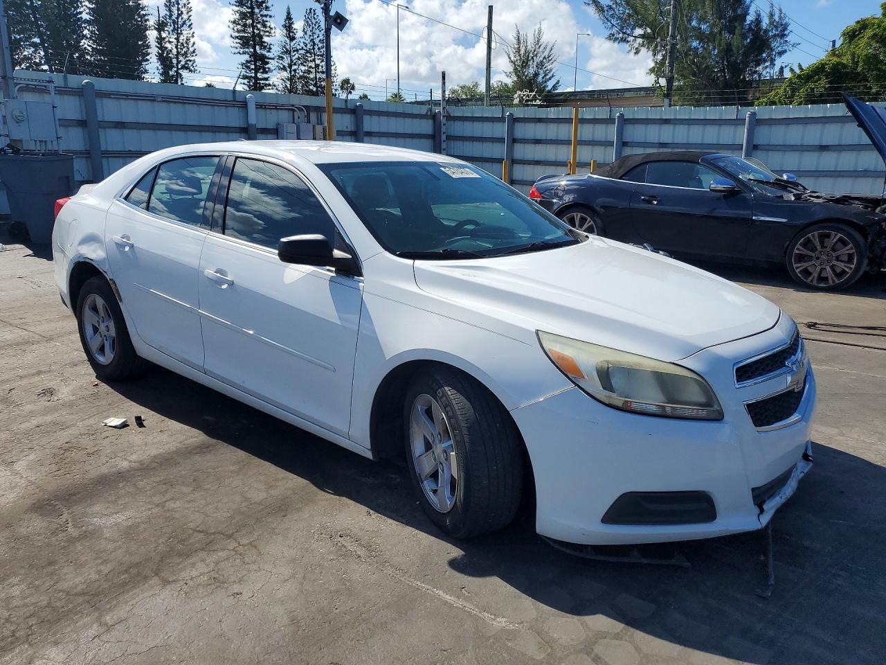 2013 Chevrolet Malibu White vin: 1G11B5SA8DF192782