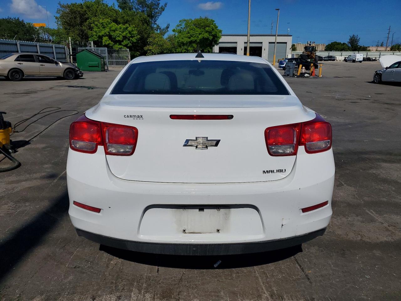 2013 Chevrolet Malibu White vin: 1G11B5SA8DF192782